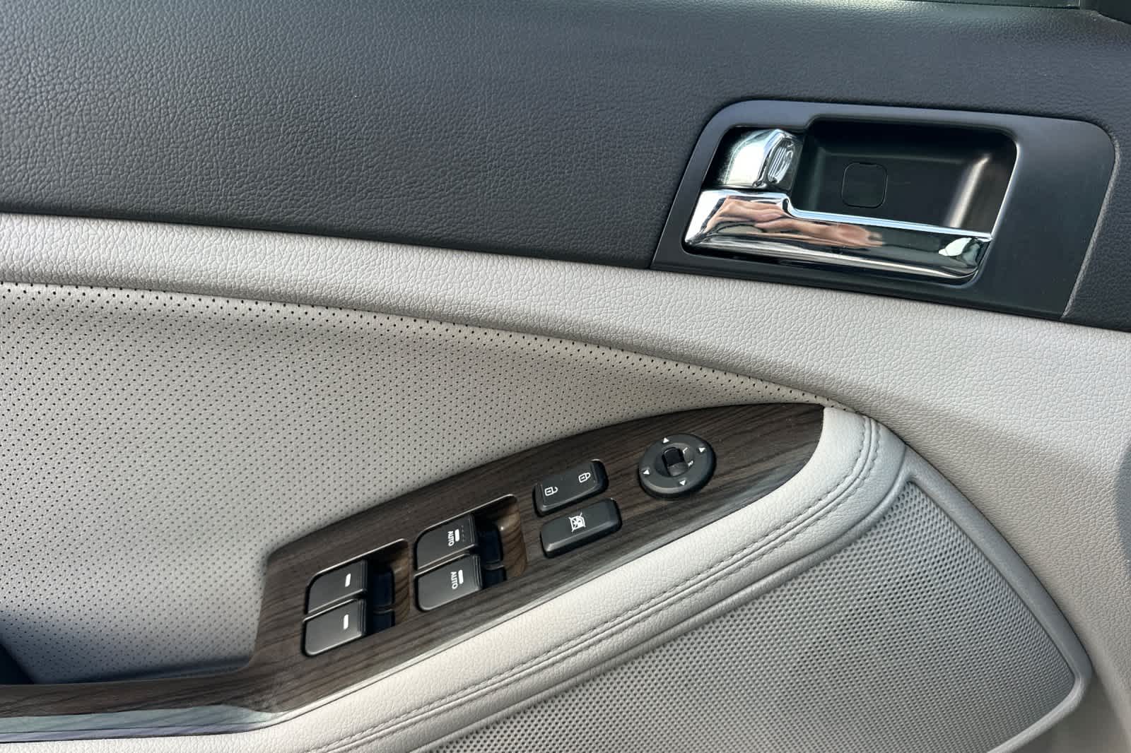 Thumbnail: 2013 Kia Optima - 12