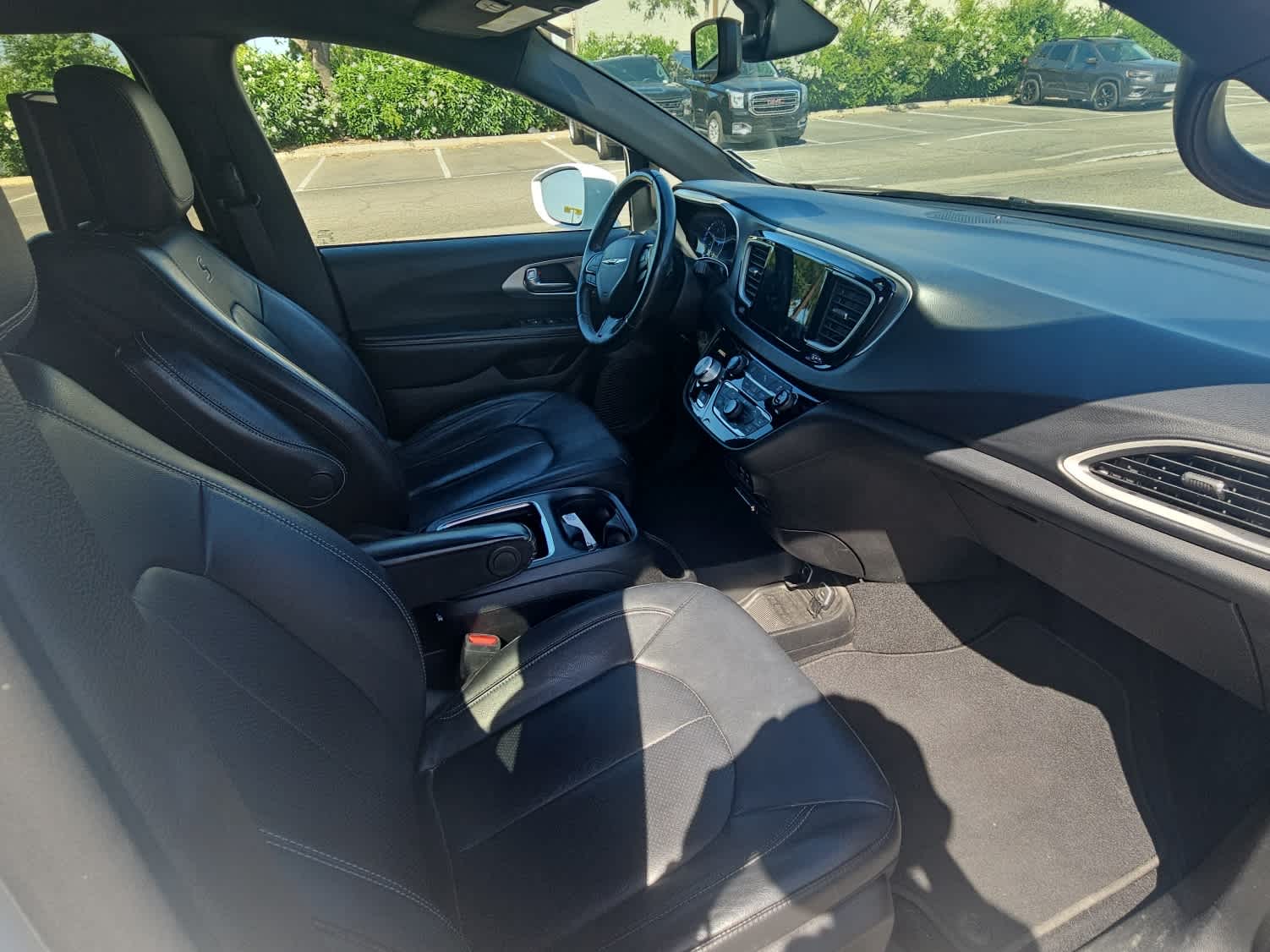 Thumbnail: 2020 Chrysler Pacifica - 14