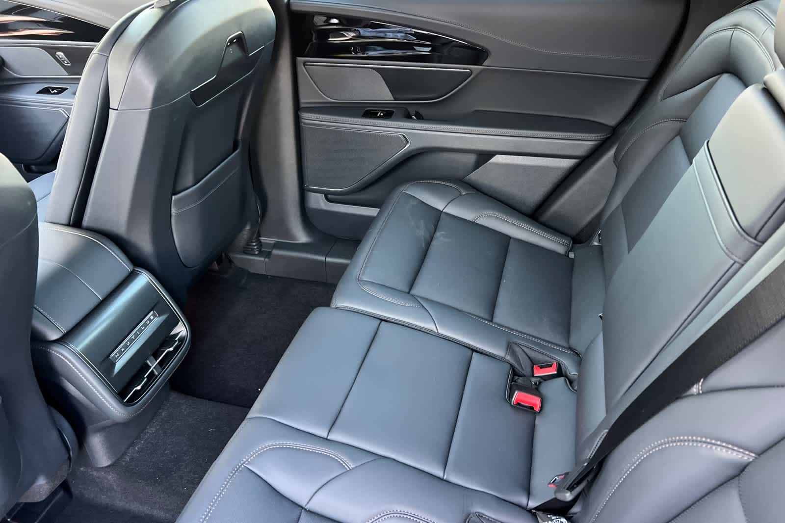 Thumbnail: 2026 Lincoln Nautilus - 4