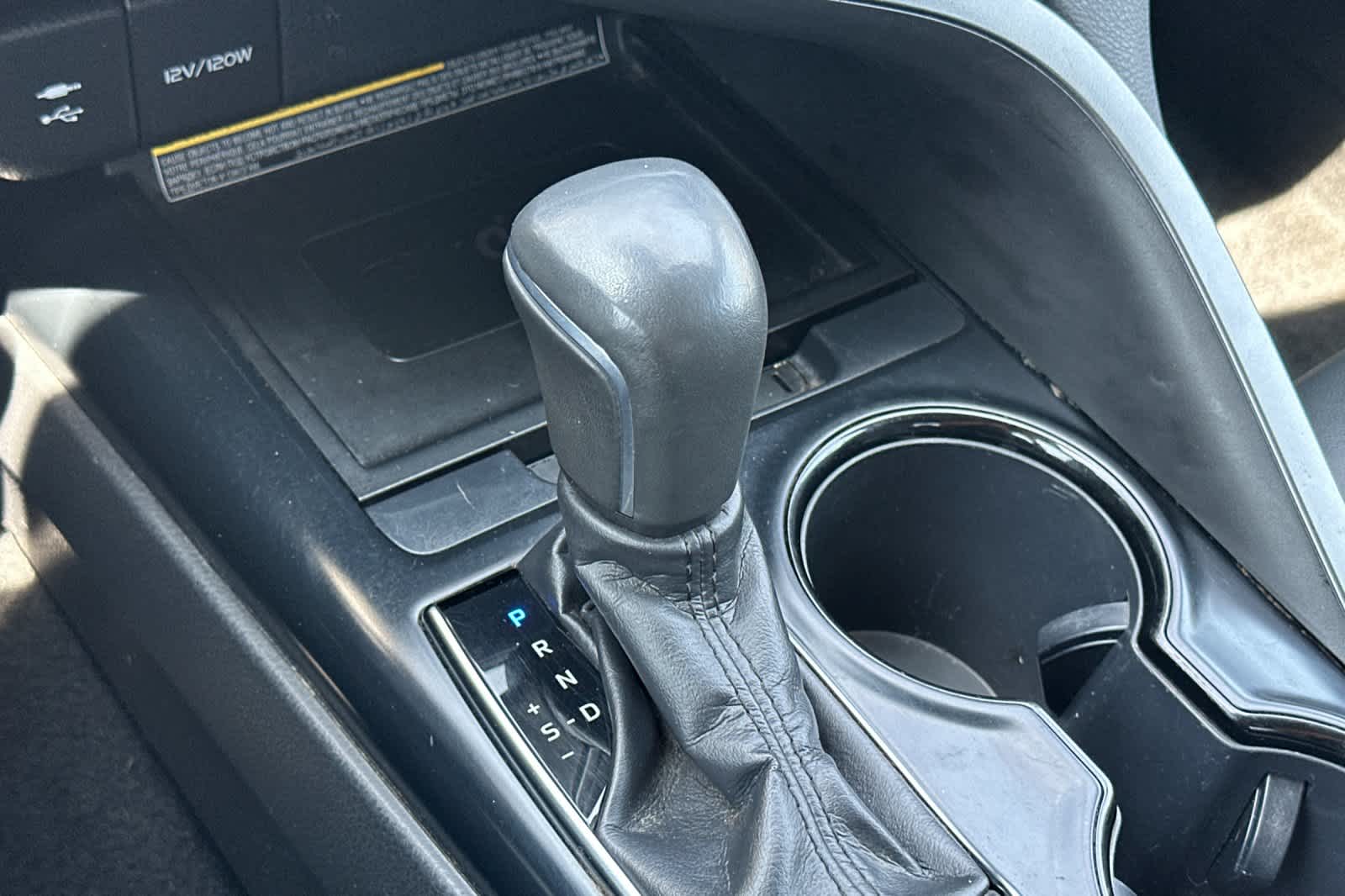 Thumbnail: 2019 Toyota Camry - 21