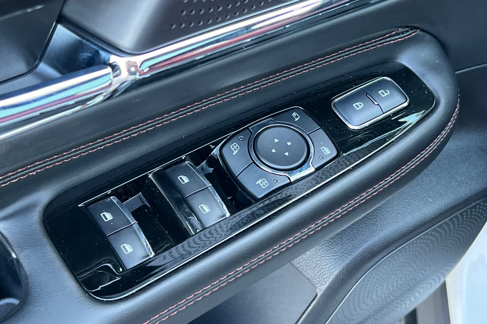 Thumbnail: 2026 Lincoln Corsair - 14