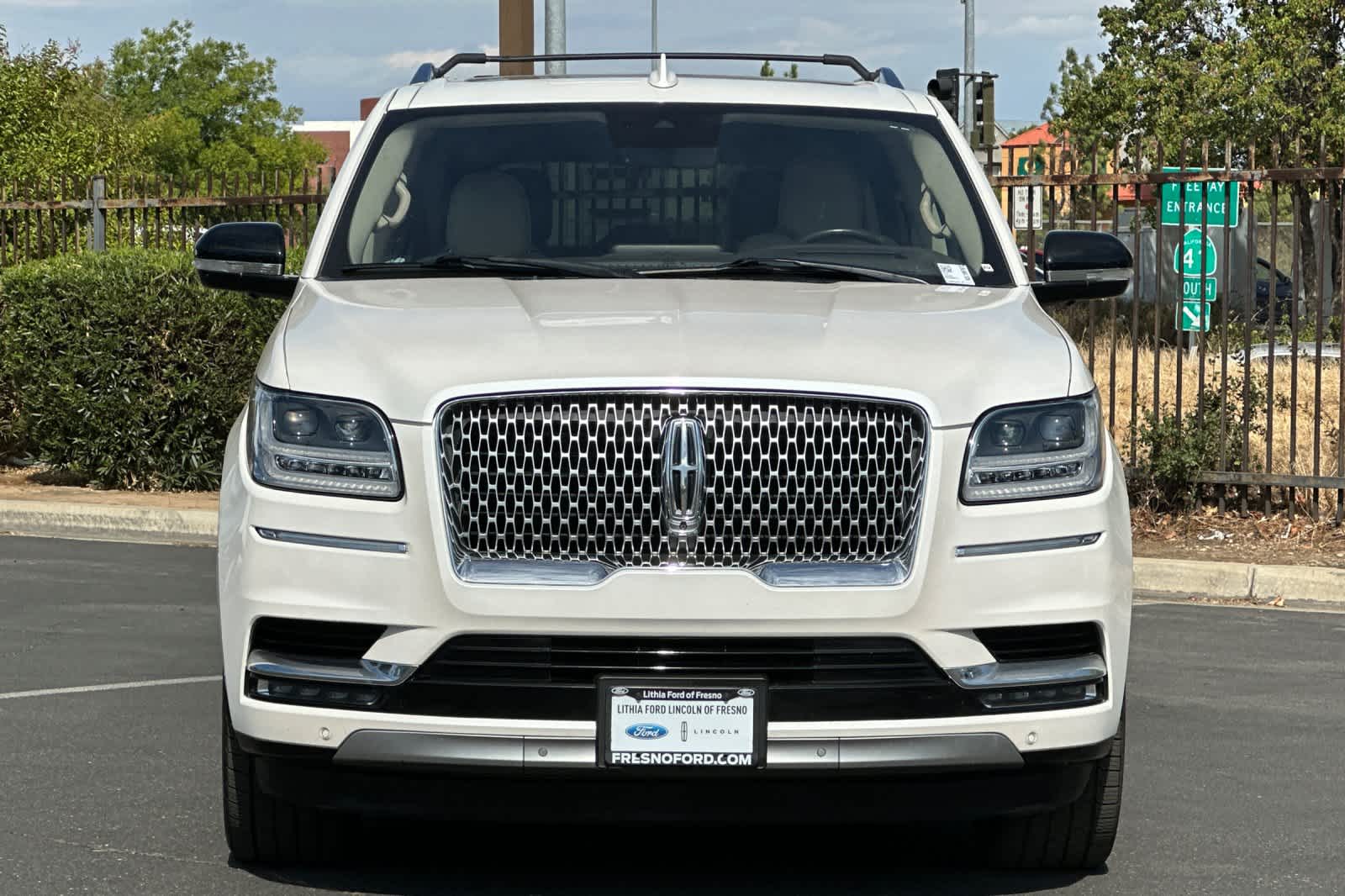 Thumbnail: 2019 Lincoln Navigator L - 10