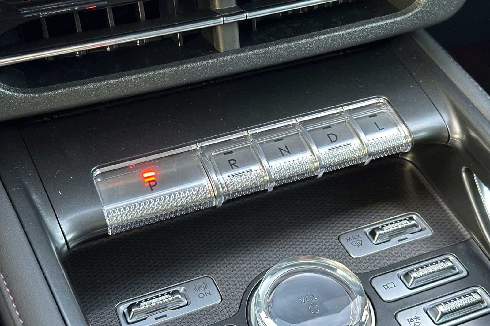 Thumbnail: 2026 Lincoln Nautilus - 22