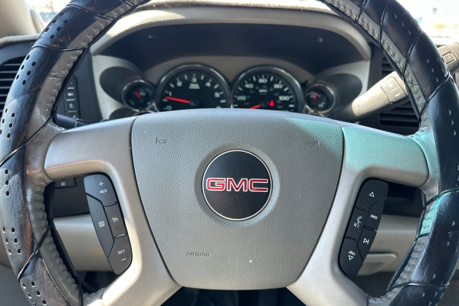 Thumbnail: 2011 GMC Sierra 1500 - 19
