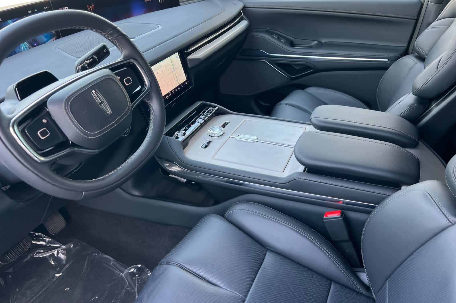 Thumbnail: 2026 Lincoln Navigator - 12