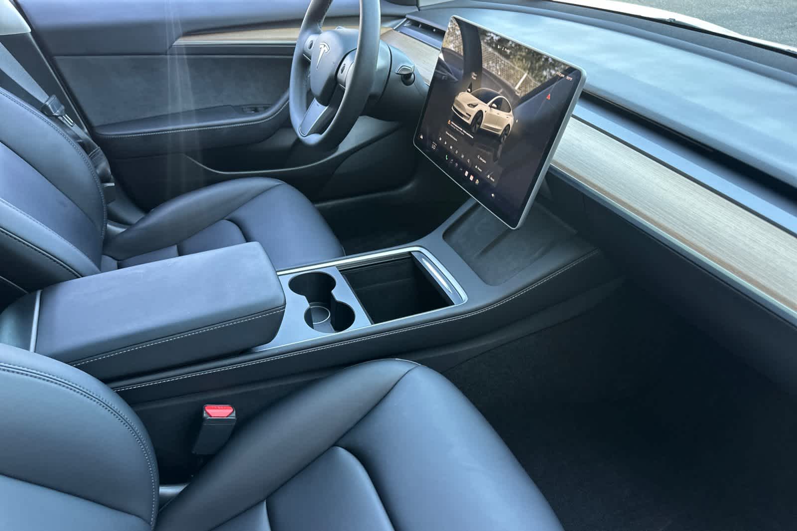 Thumbnail: 2022 Tesla Model 3 - 15