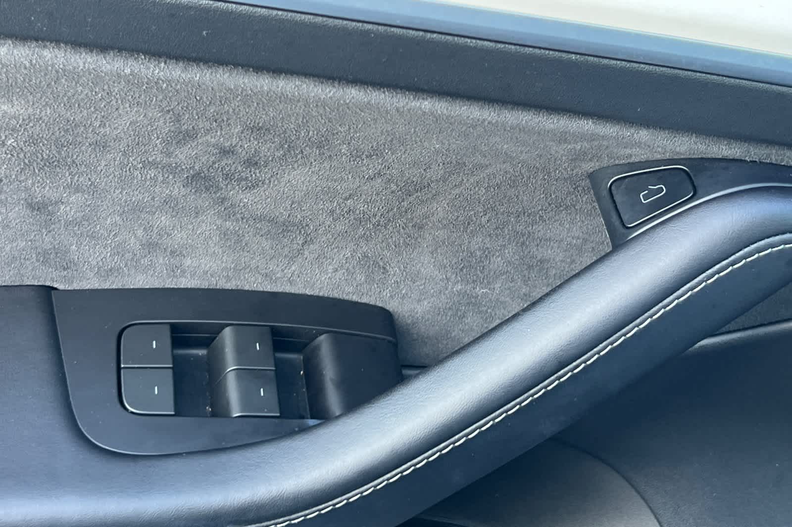 Thumbnail: 2022 Tesla Model 3 - 13