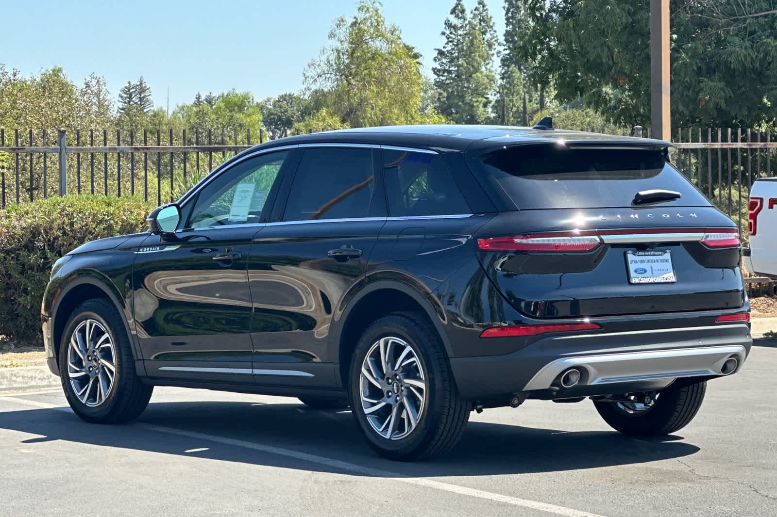 Thumbnail: 2025 Lincoln Corsair - 6