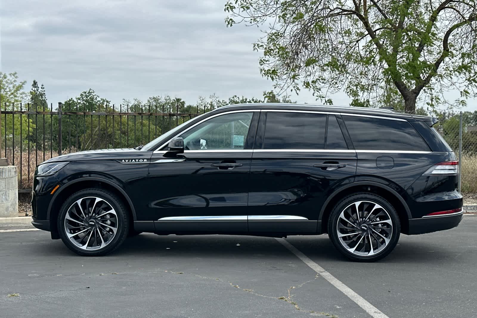 Thumbnail: 2025 Lincoln Aviator - 5