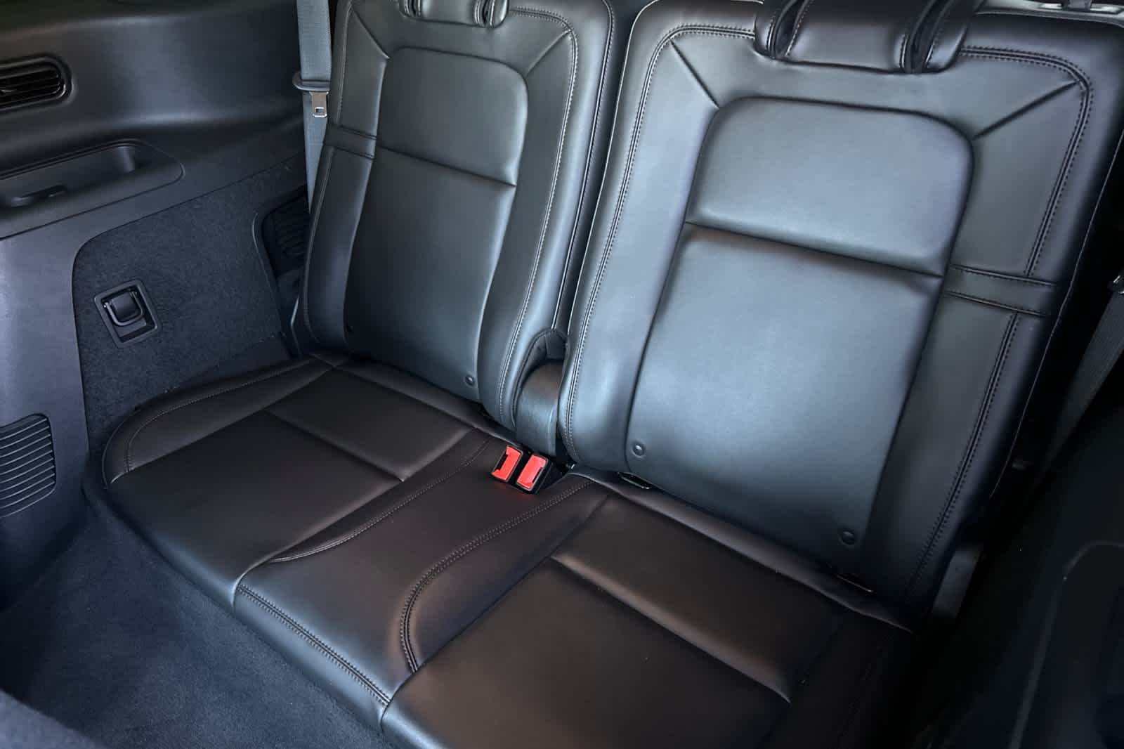 Thumbnail: 2023 Lincoln Aviator - 16