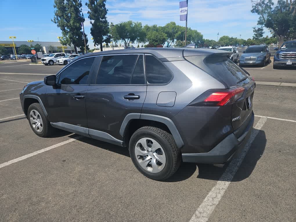 Thumbnail: 2022 Toyota RAV4 - 4