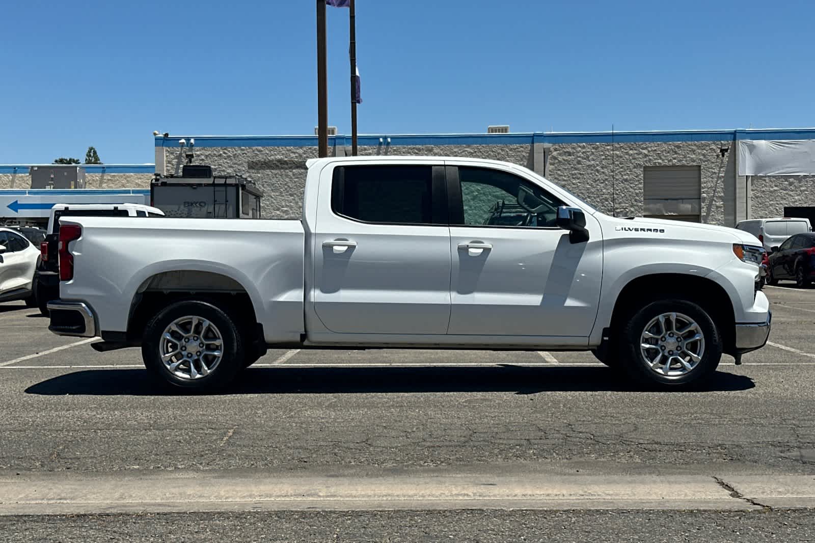Thumbnail: 2023 Chevrolet Silverado 1500 - 9