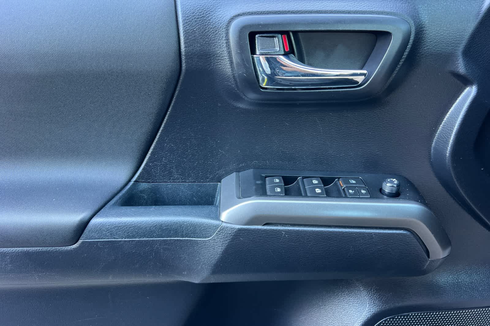 Thumbnail: 2021 Toyota Tacoma - 13