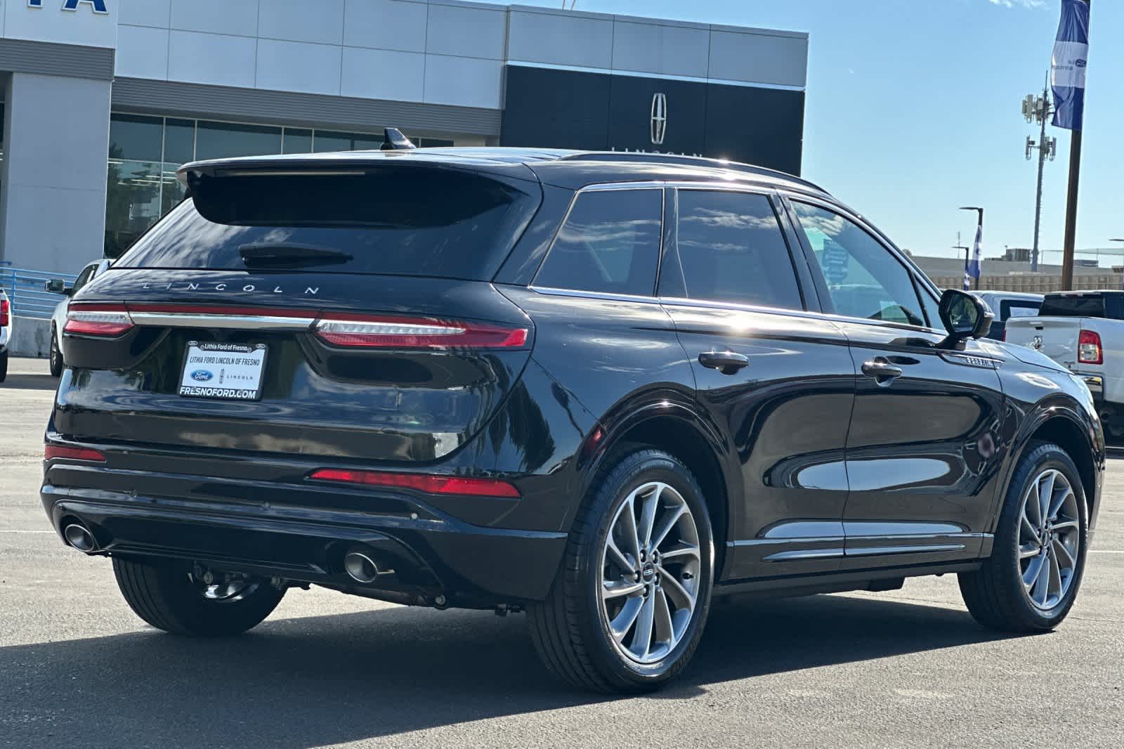 Thumbnail: 2025 Lincoln Corsair - 2