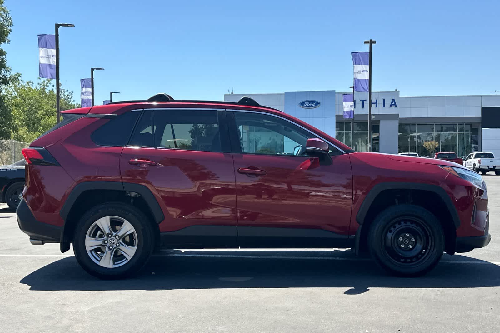 Thumbnail: 2022 Toyota RAV4 - 9