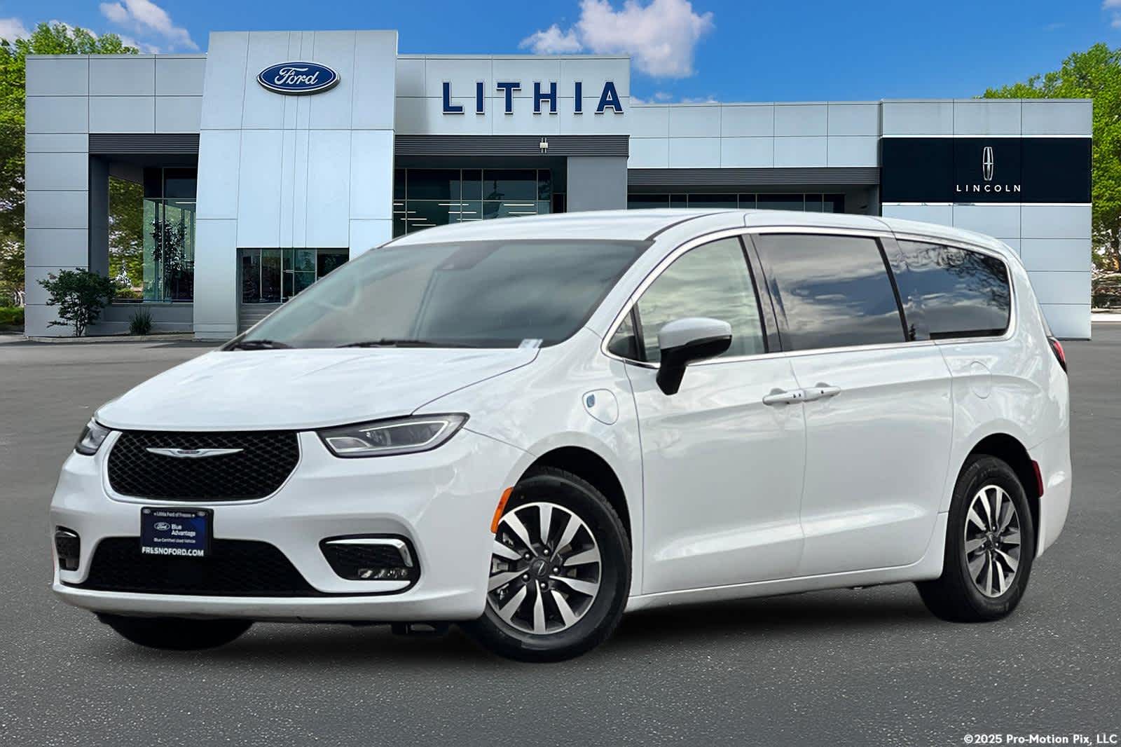 2023 Chrysler Pacifica Hybrid Touring L