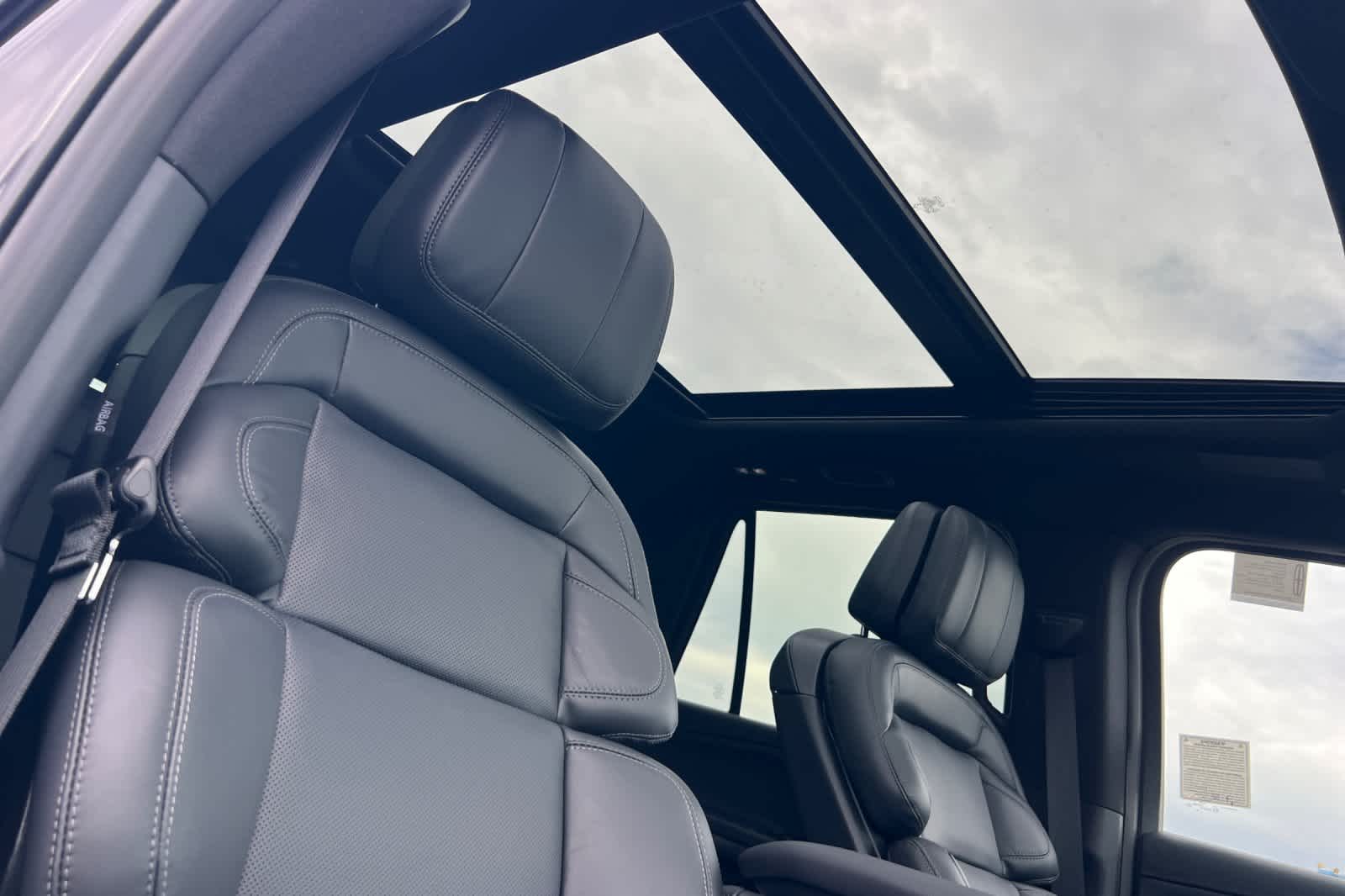 Thumbnail: 2026 Lincoln Navigator L - 19