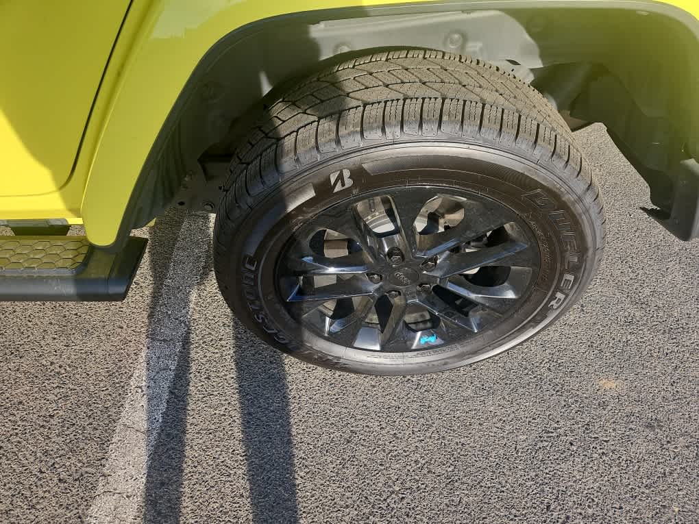 Thumbnail: 2023 Jeep Wrangler - 17