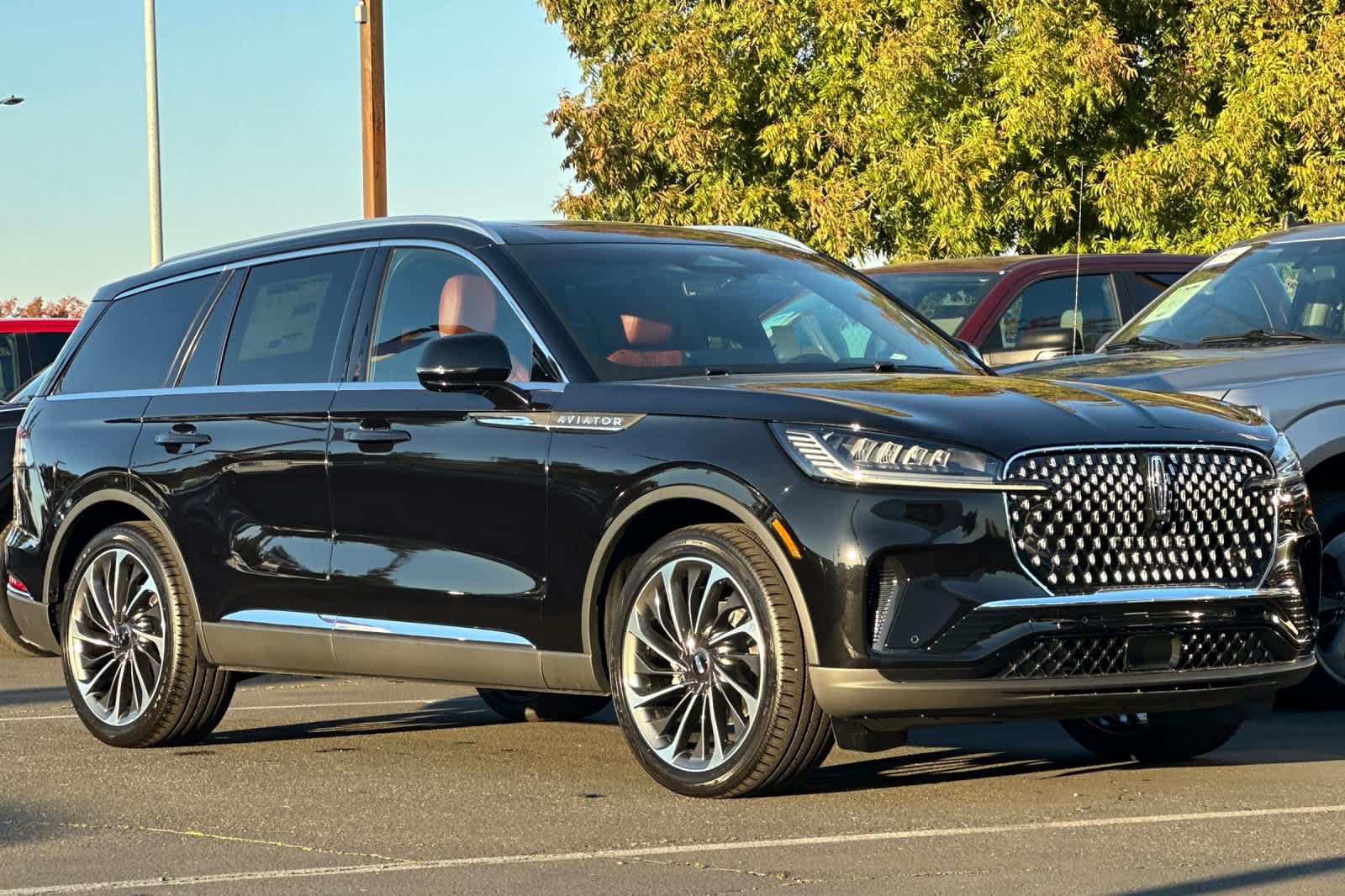 Thumbnail: 2025 Lincoln Aviator - 10