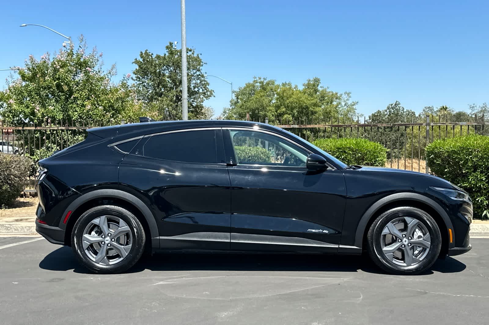 Thumbnail: 2022 Ford Mustang Mach-E - 9