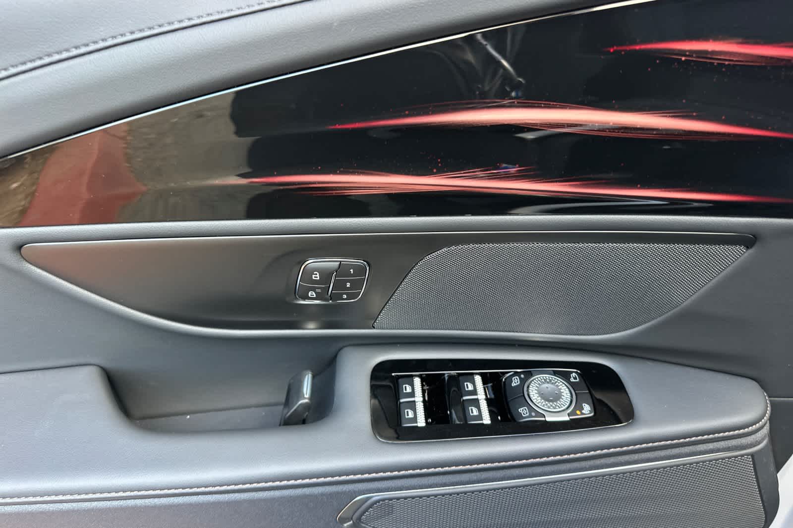 Thumbnail: 2026 Lincoln Nautilus - 13