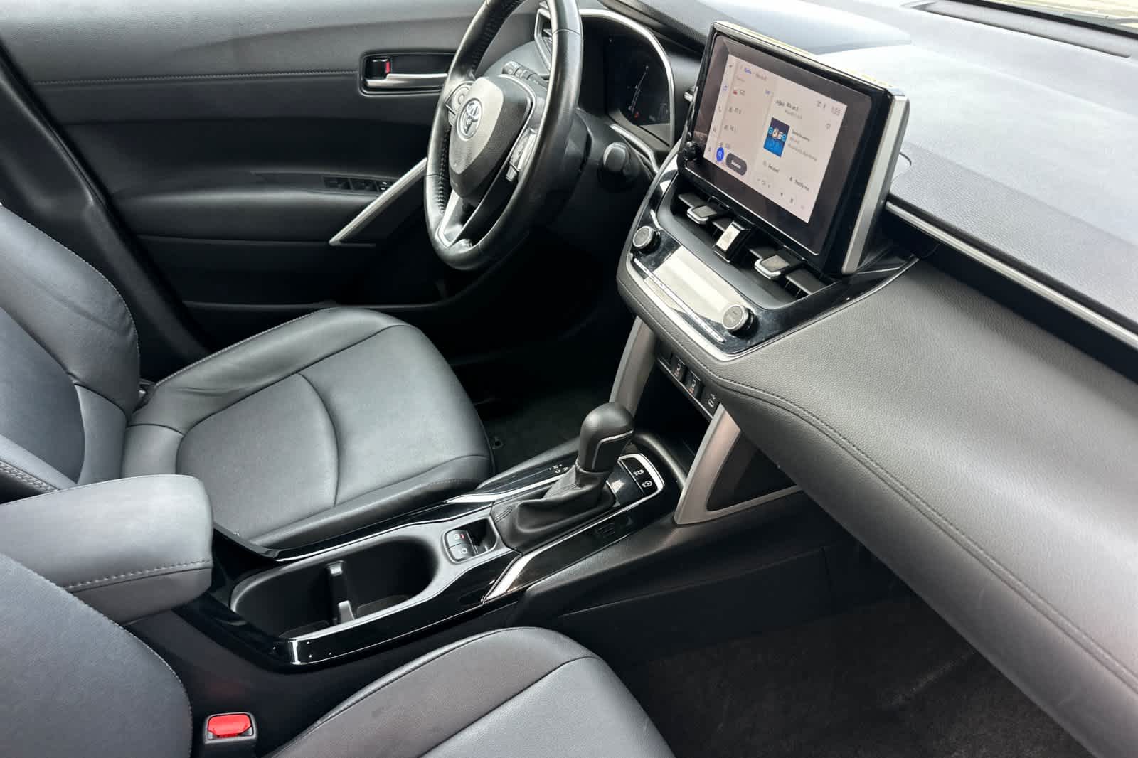 Thumbnail: 2023 Toyota Corolla Cross - 16