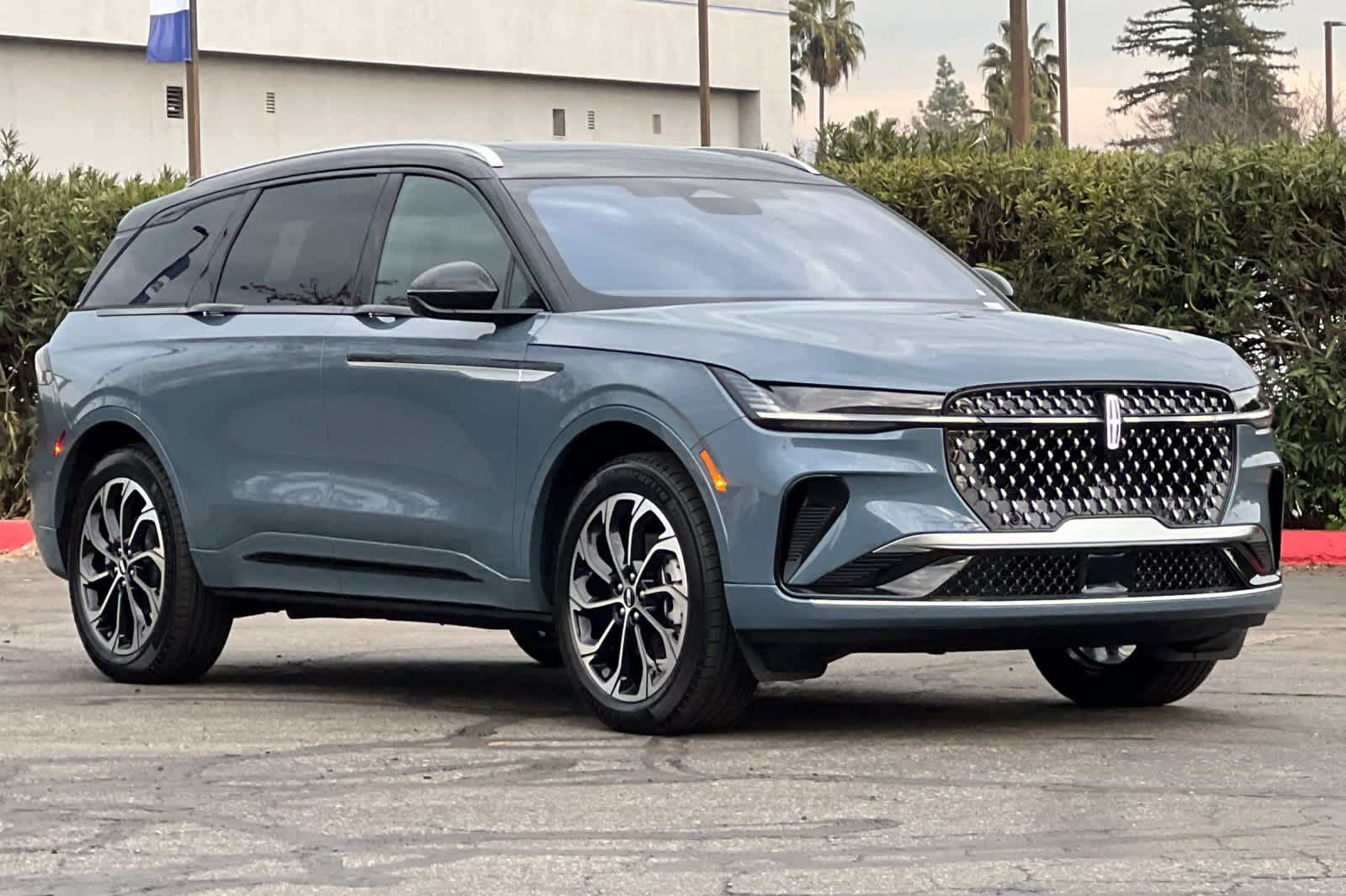 Thumbnail: 2026 Lincoln Nautilus - 10