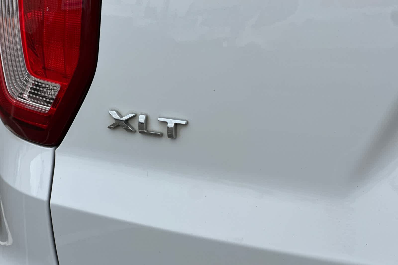 Thumbnail: 2018 Ford Explorer - 28