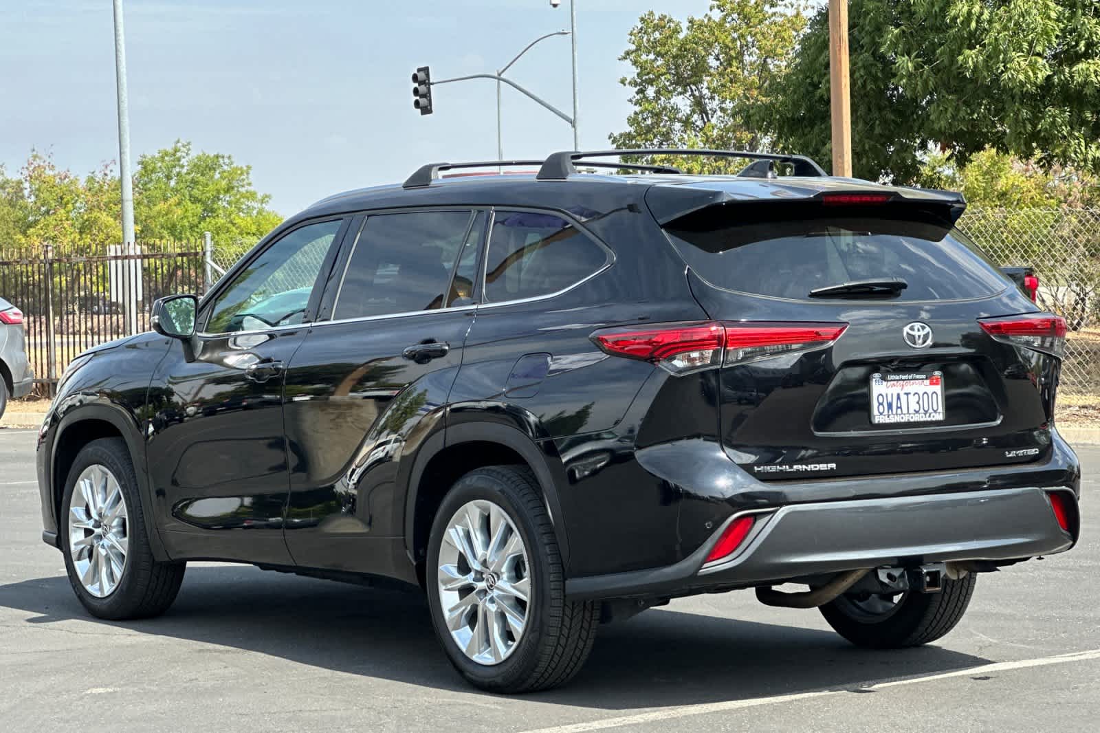 Thumbnail: 2020 Toyota Highlander - 7