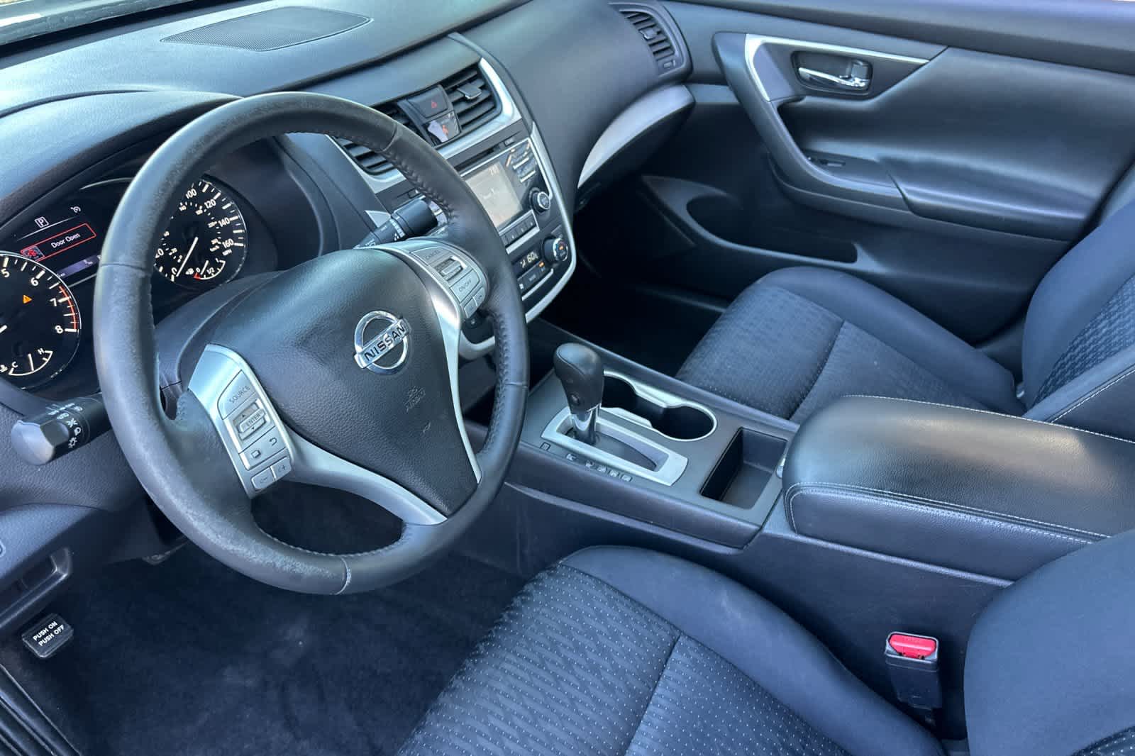 Thumbnail: 2017 Nissan Altima - 11