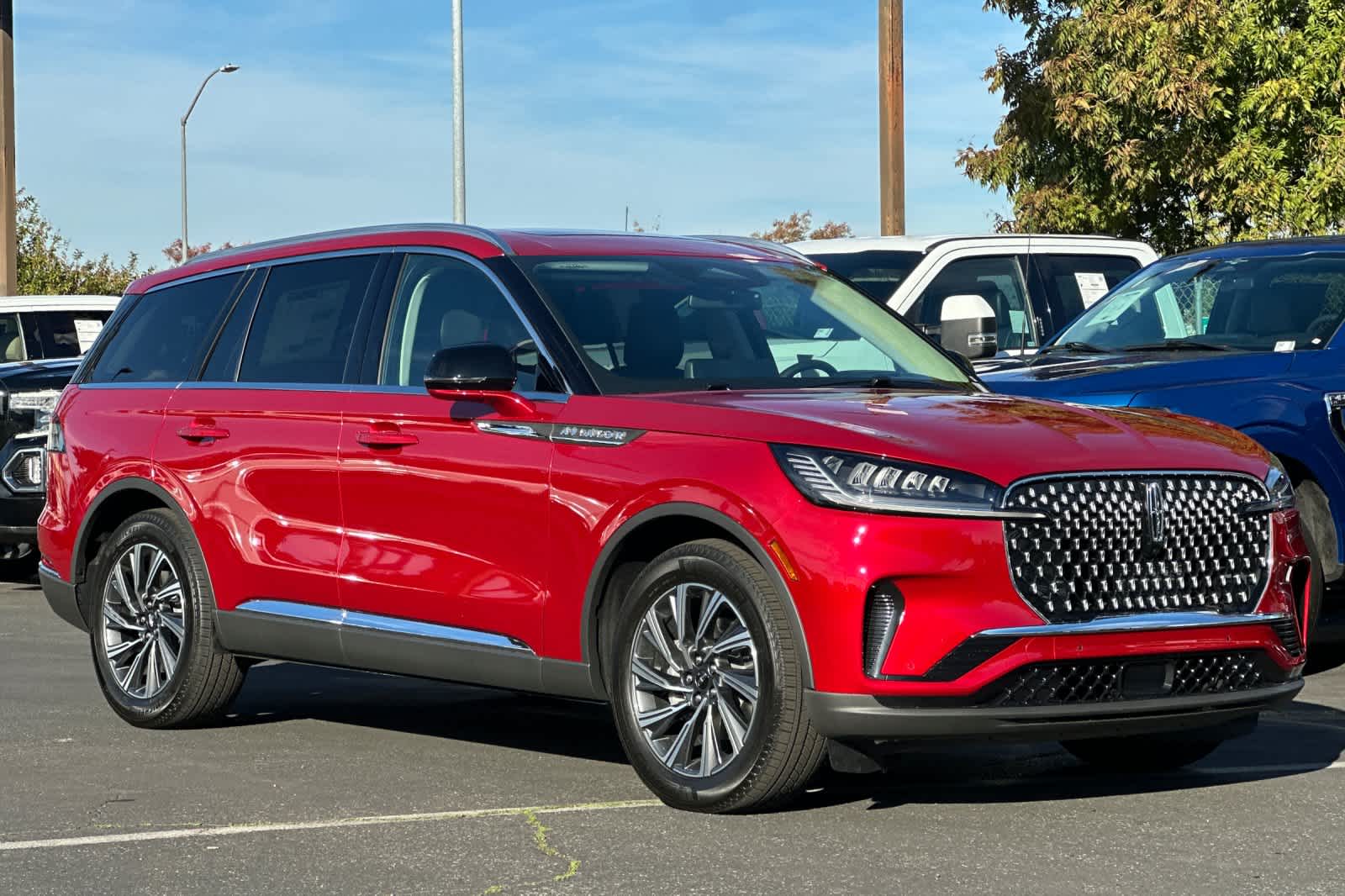 Thumbnail: 2026 Lincoln Aviator - 10