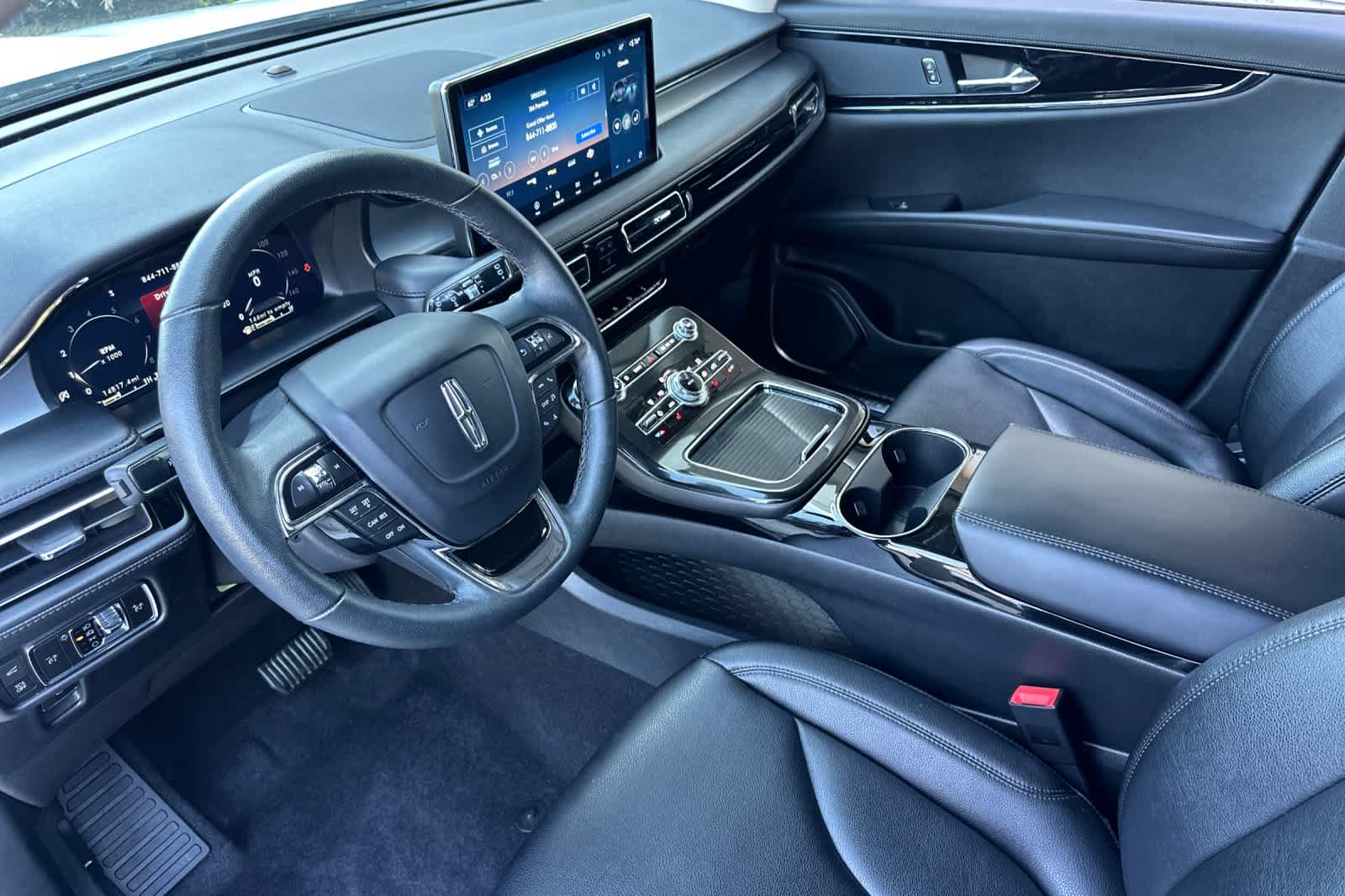 2023 Lincoln Nautilus Standard 11