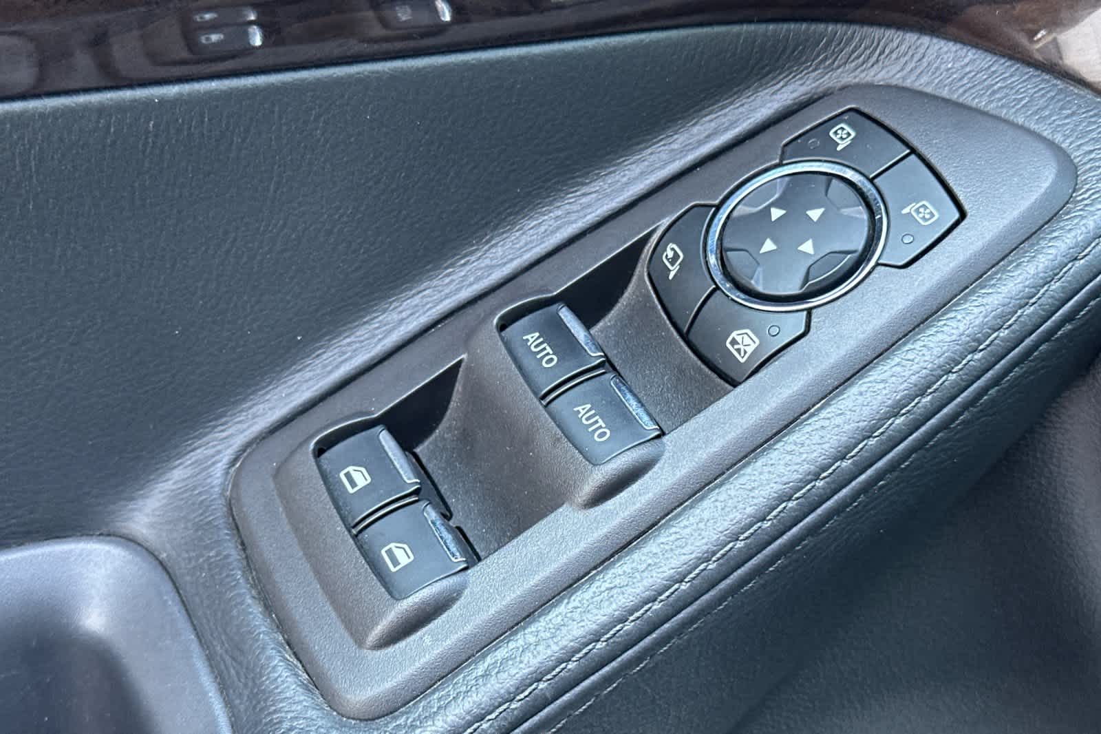 Thumbnail: 2014 Ford Explorer - 13