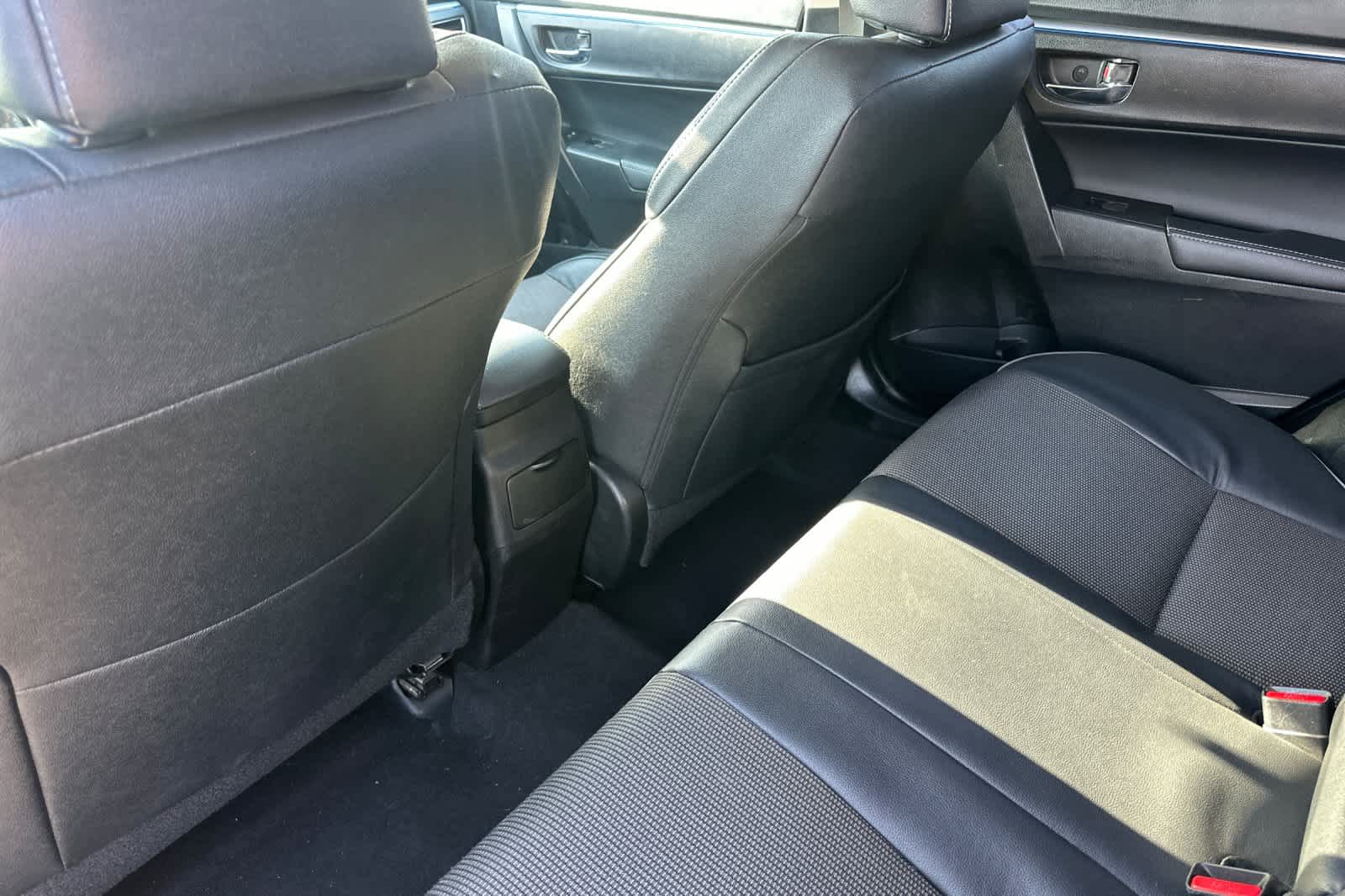 Thumbnail: 2015 Toyota Corolla - 4