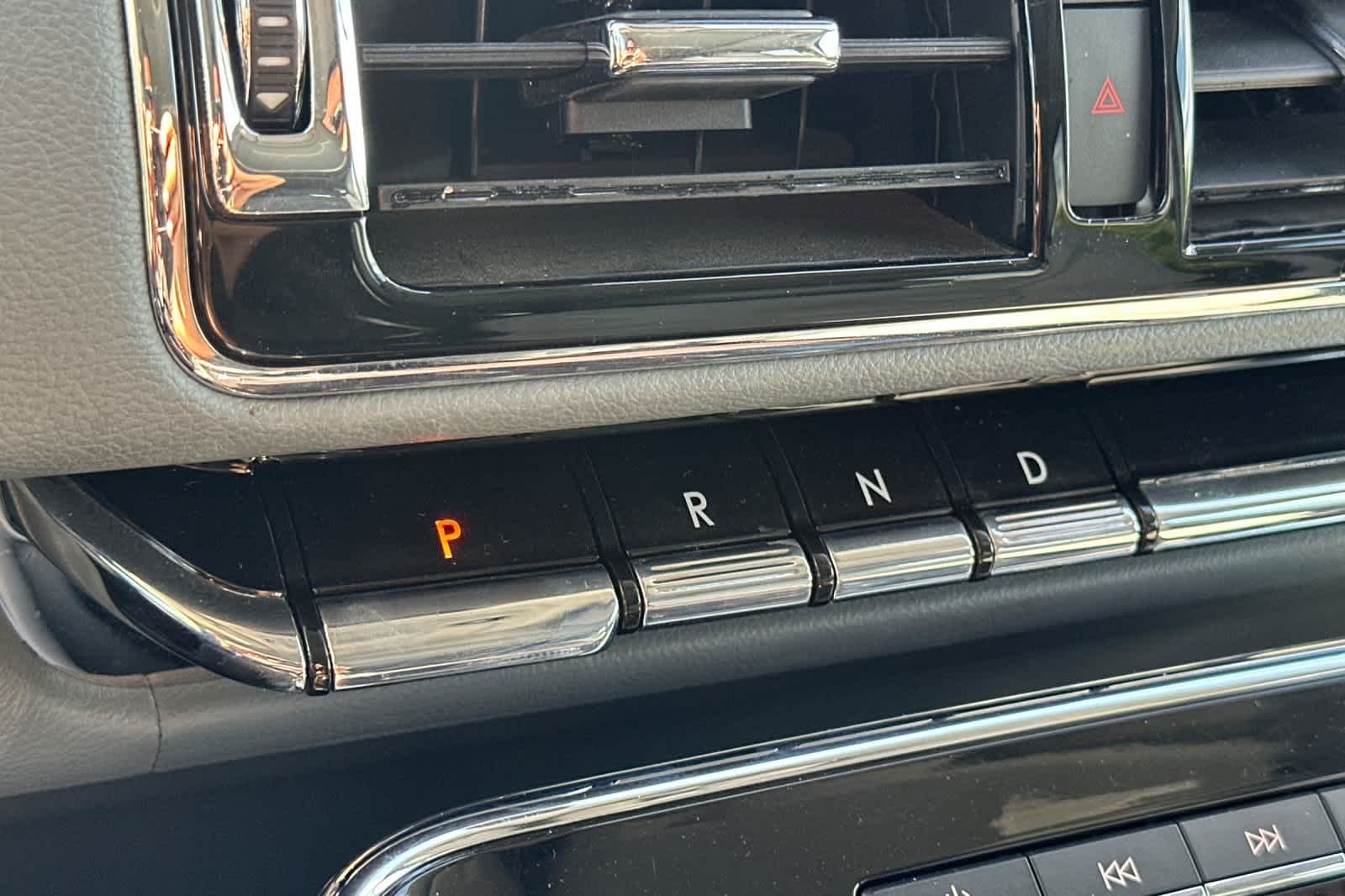 Thumbnail: 2019 Lincoln Navigator L - 23