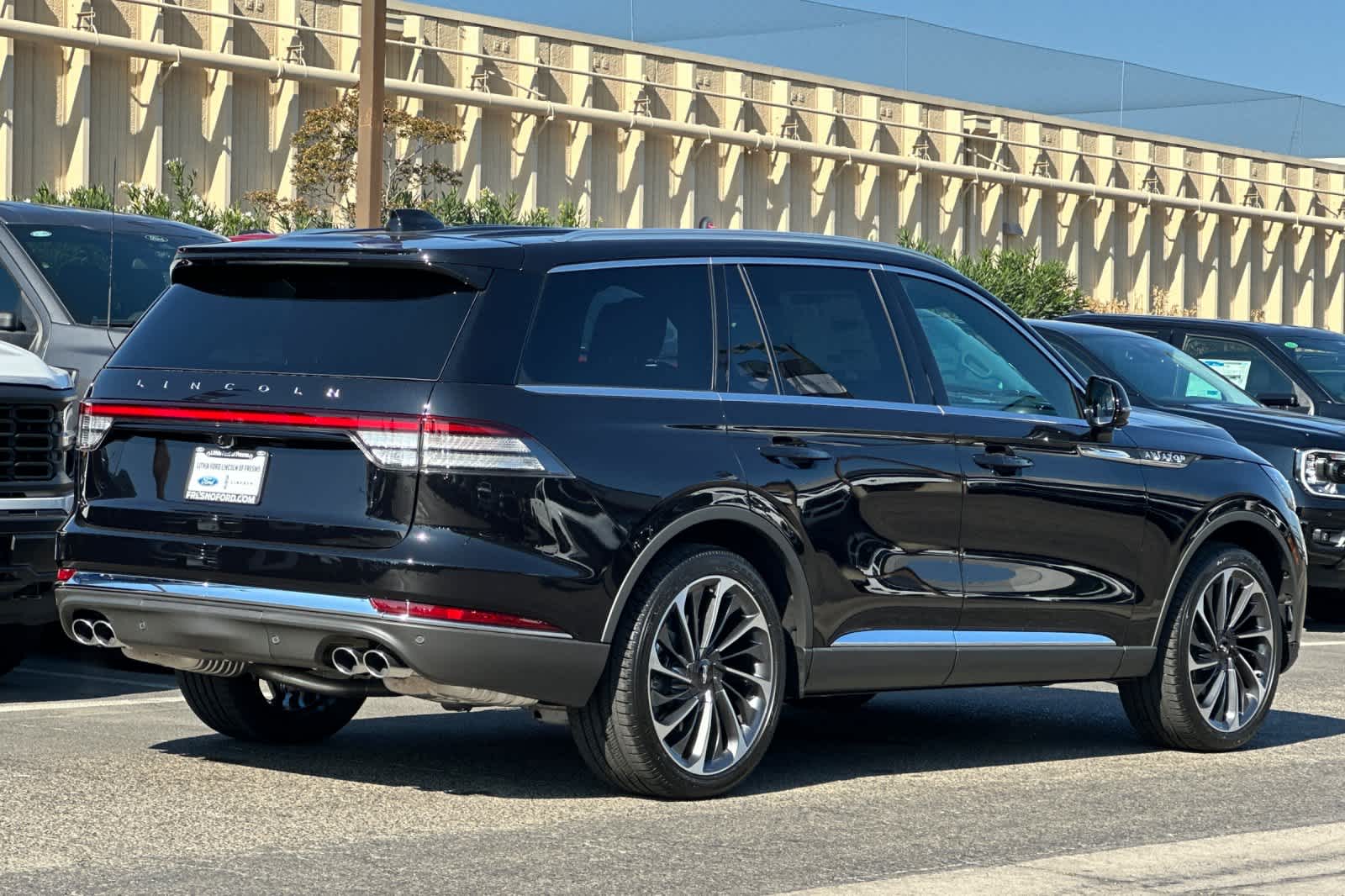 Thumbnail: 2025 Lincoln Aviator - 2