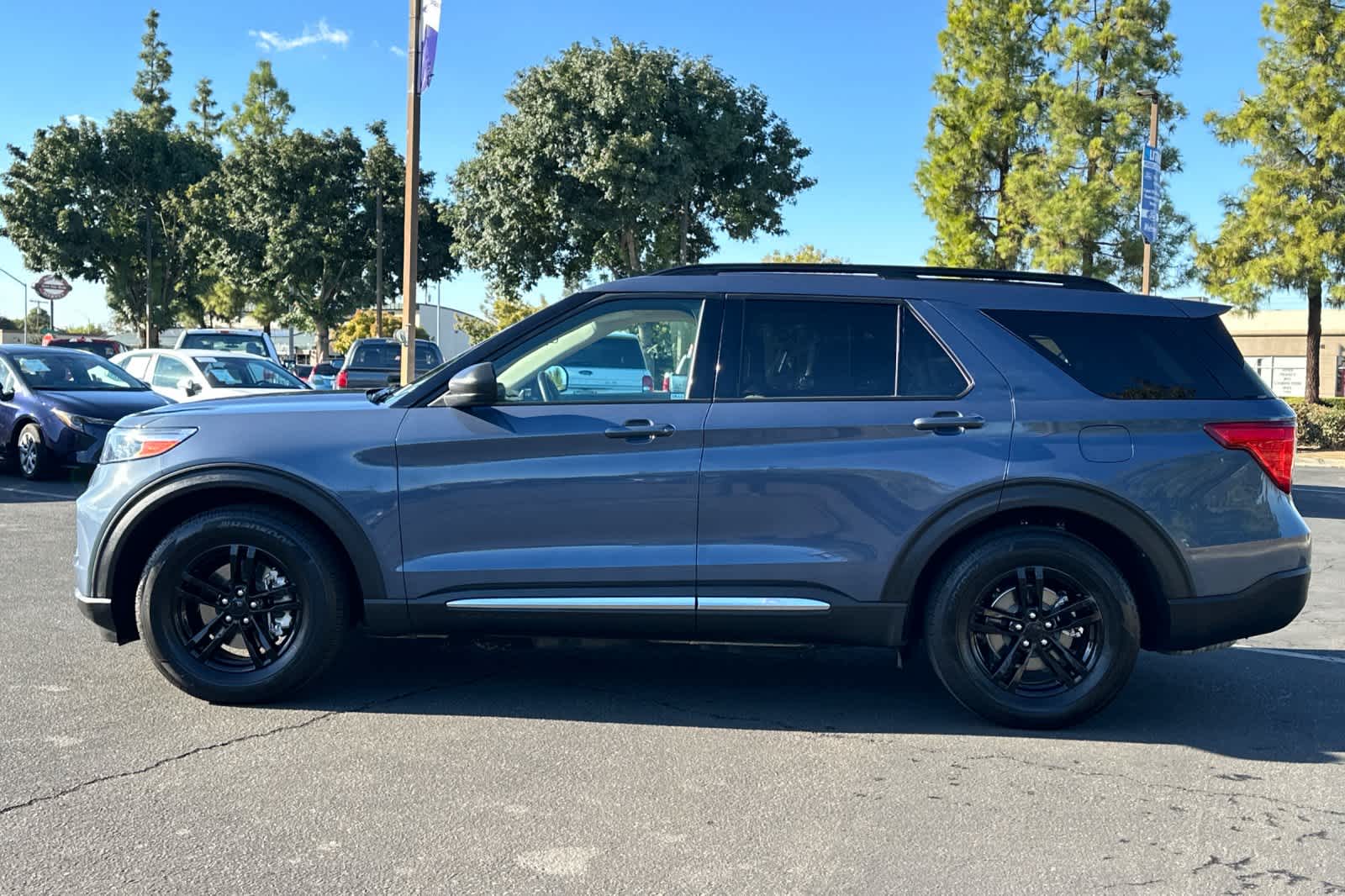 Thumbnail: 2021 Ford Explorer - 6
