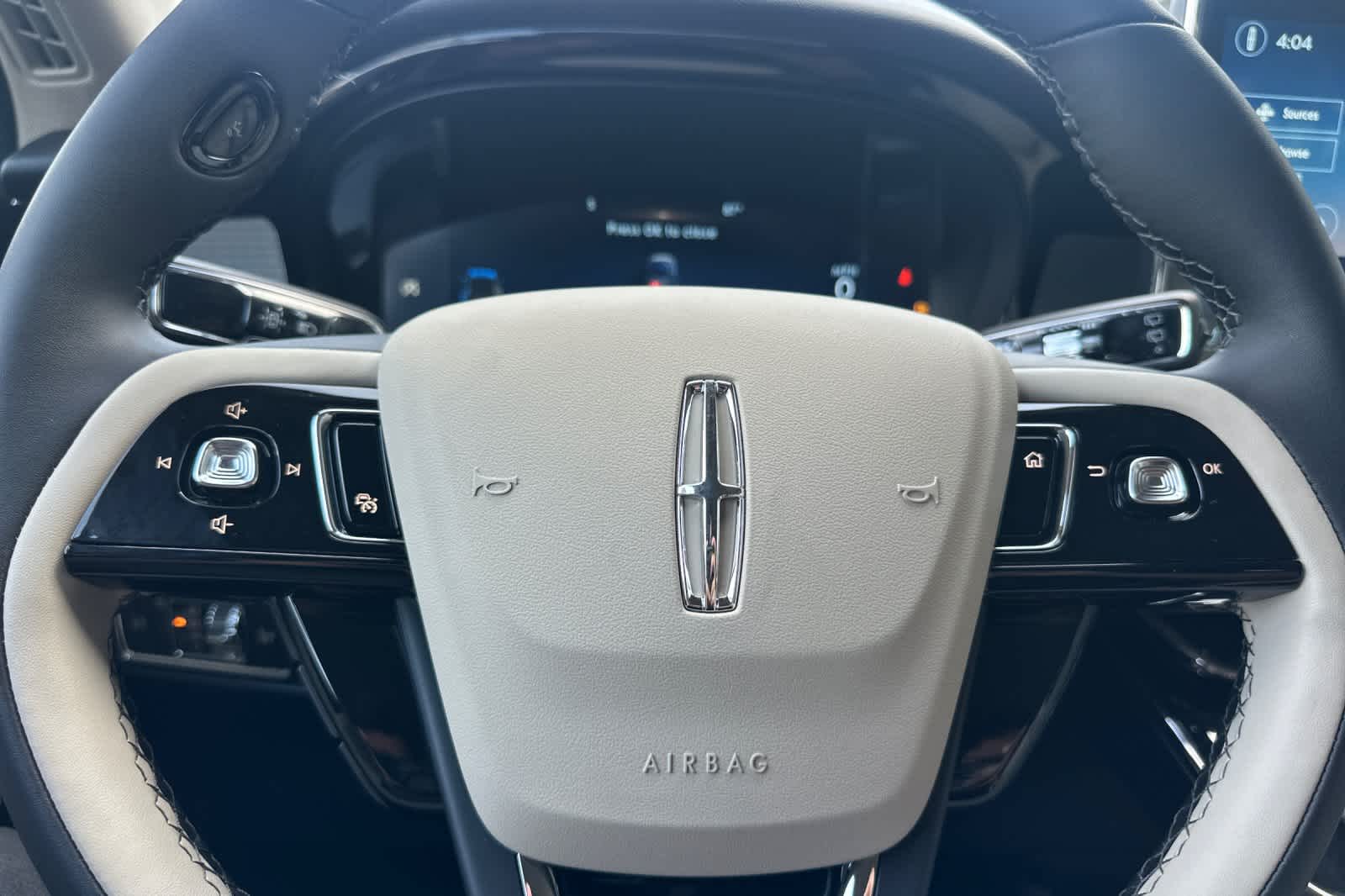 Thumbnail: 2025 Lincoln Corsair - 25