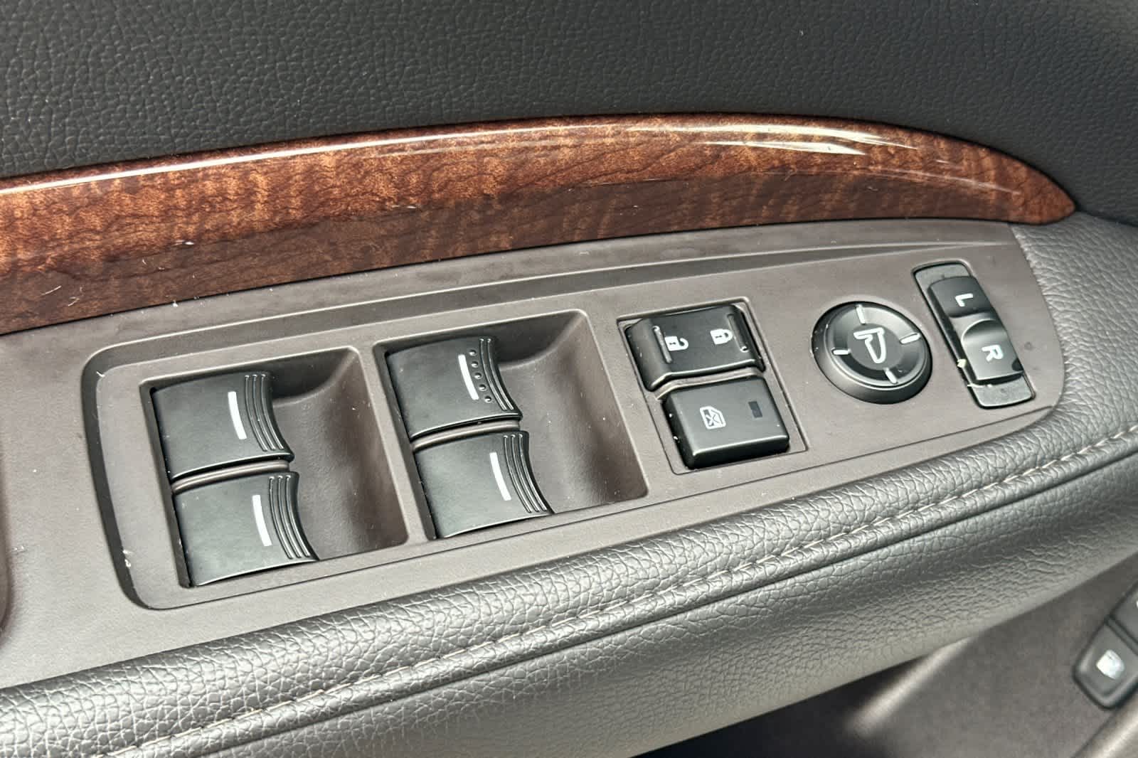 Thumbnail: 2020 Acura MDX - 14