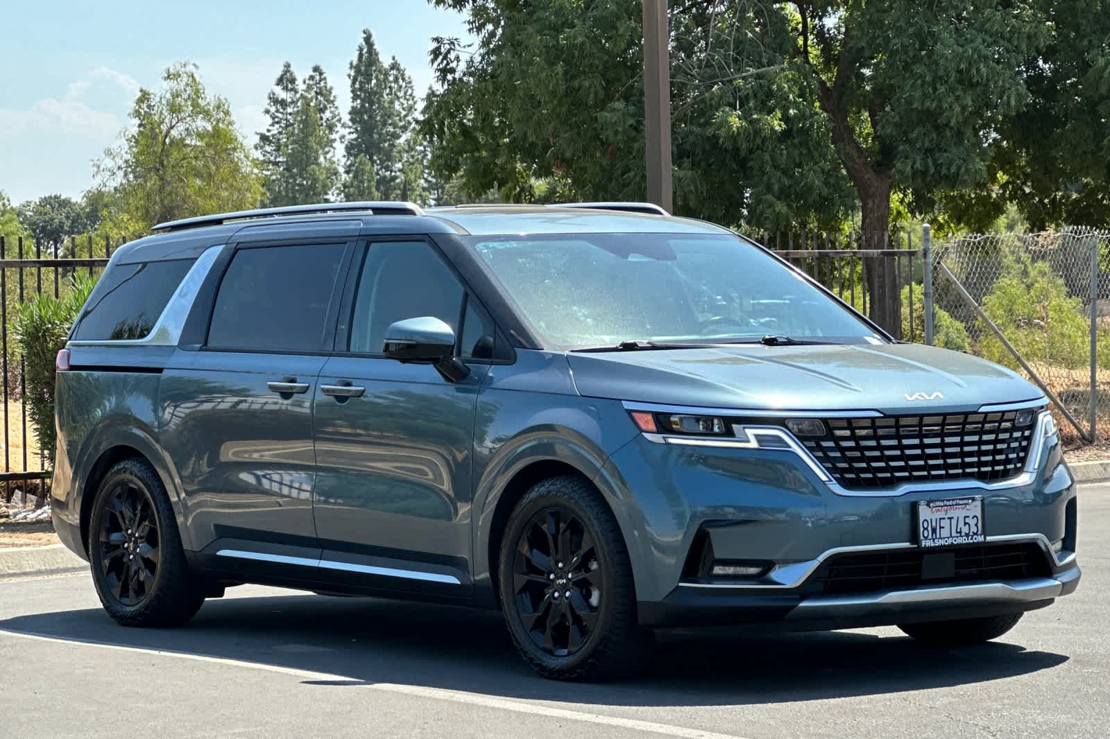 Thumbnail: 2022 Kia Carnival - 10