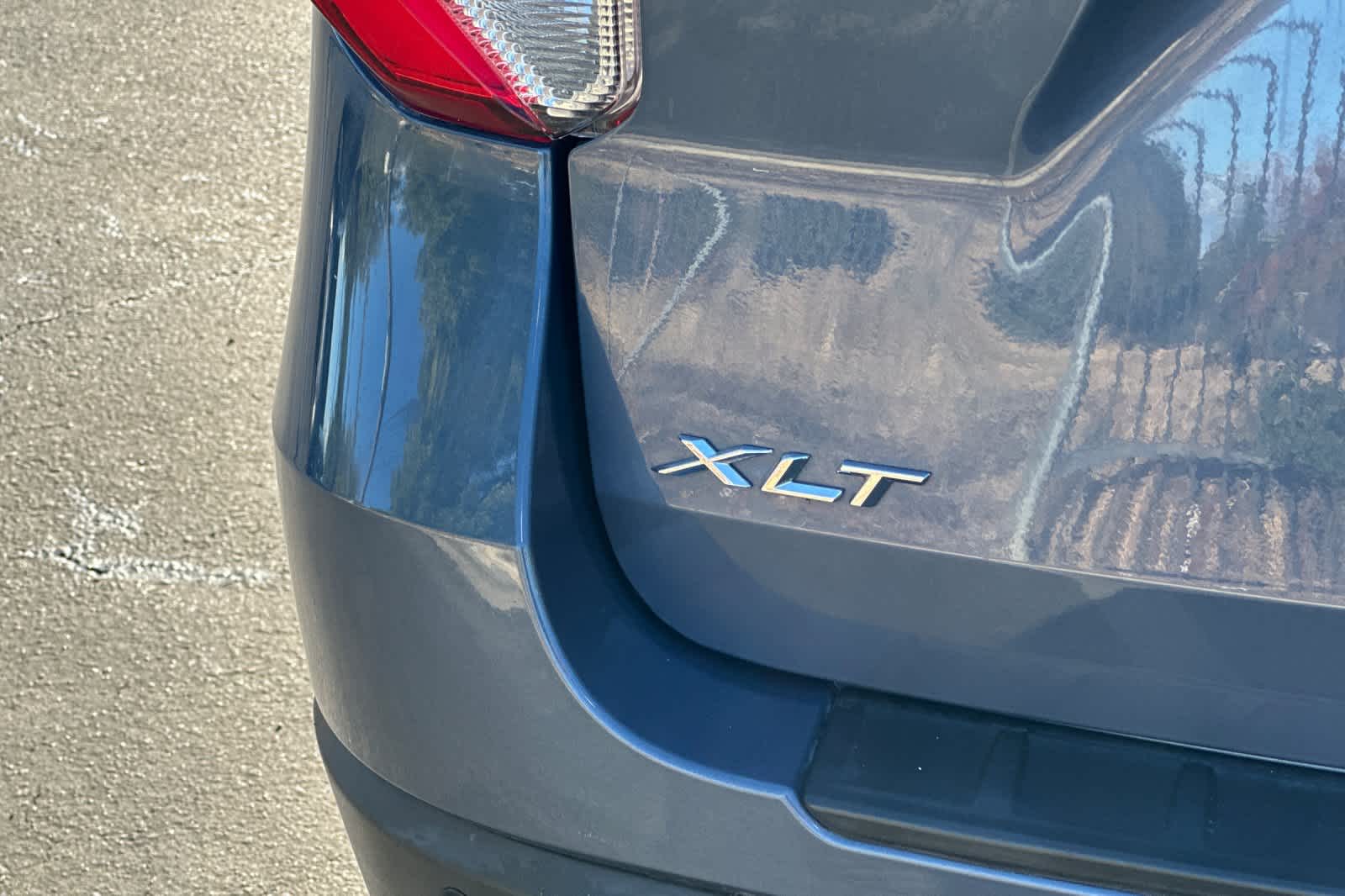 Thumbnail: 2021 Ford Explorer - 28