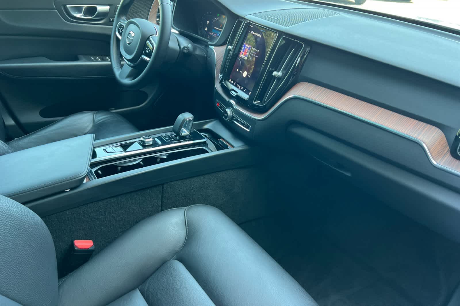 Thumbnail: 2023 Volvo XC60 - 17