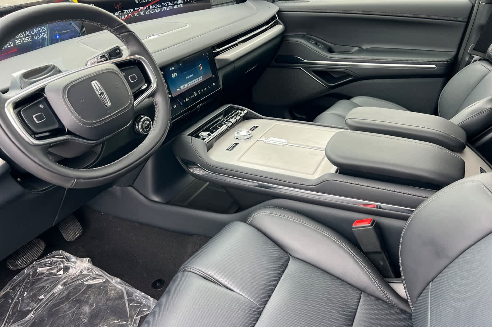 Thumbnail: 2026 Lincoln Navigator L - 12