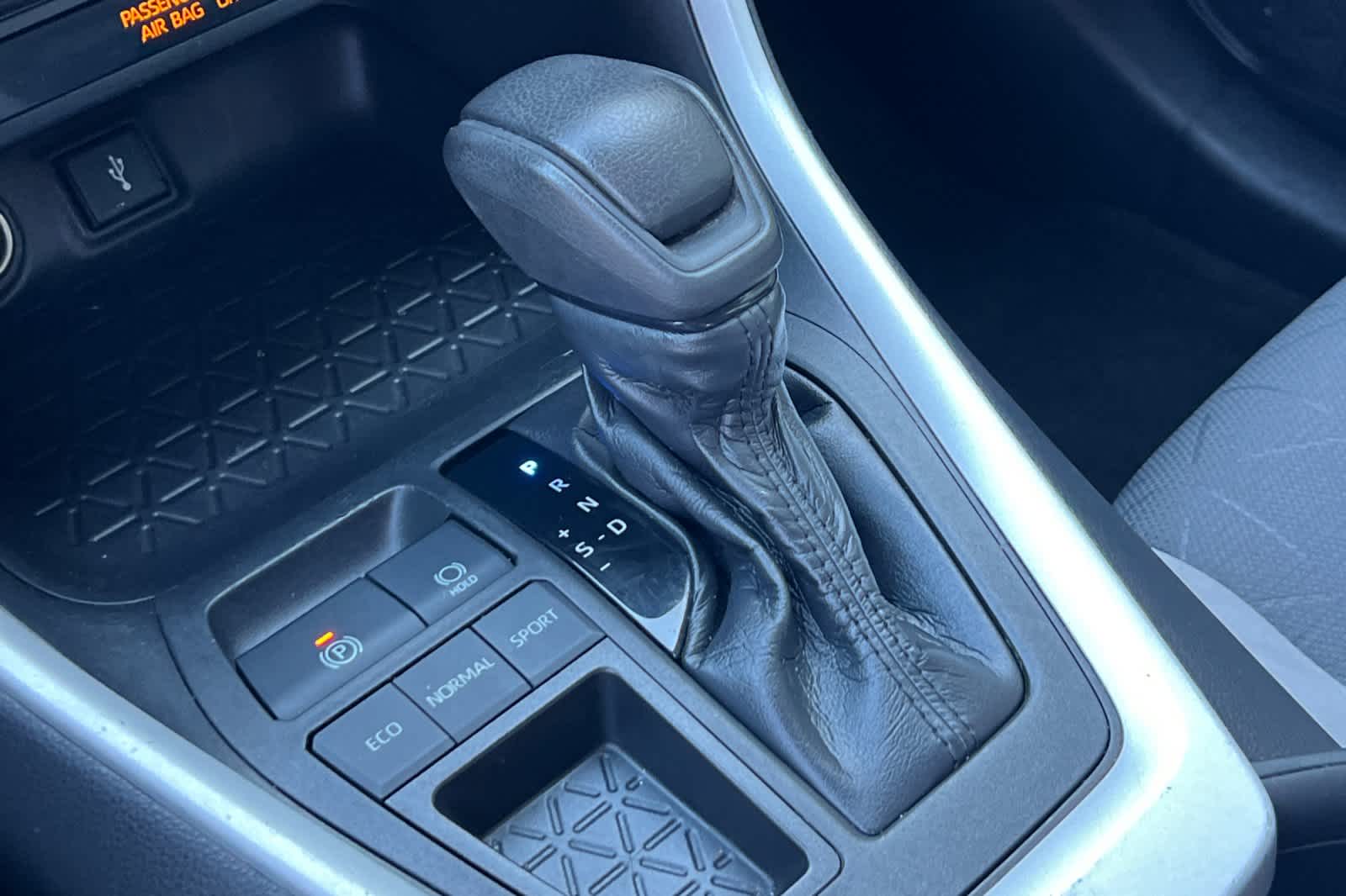 Thumbnail: 2020 Toyota RAV4 - 20