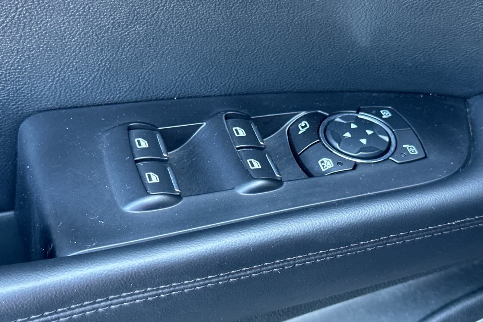 Thumbnail: 2023 Lincoln Nautilus - 13