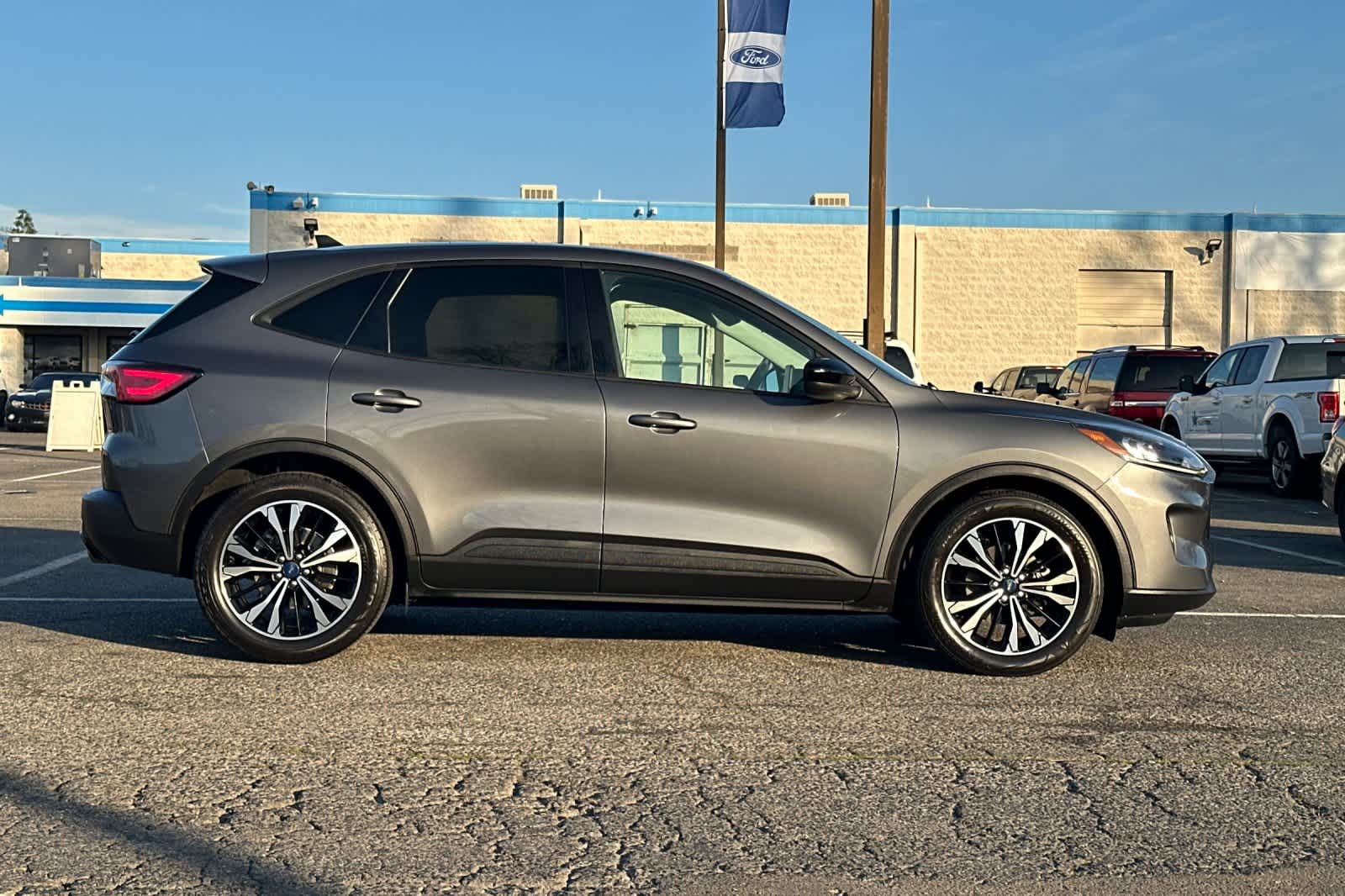 Thumbnail: 2022 Ford Escape - 8