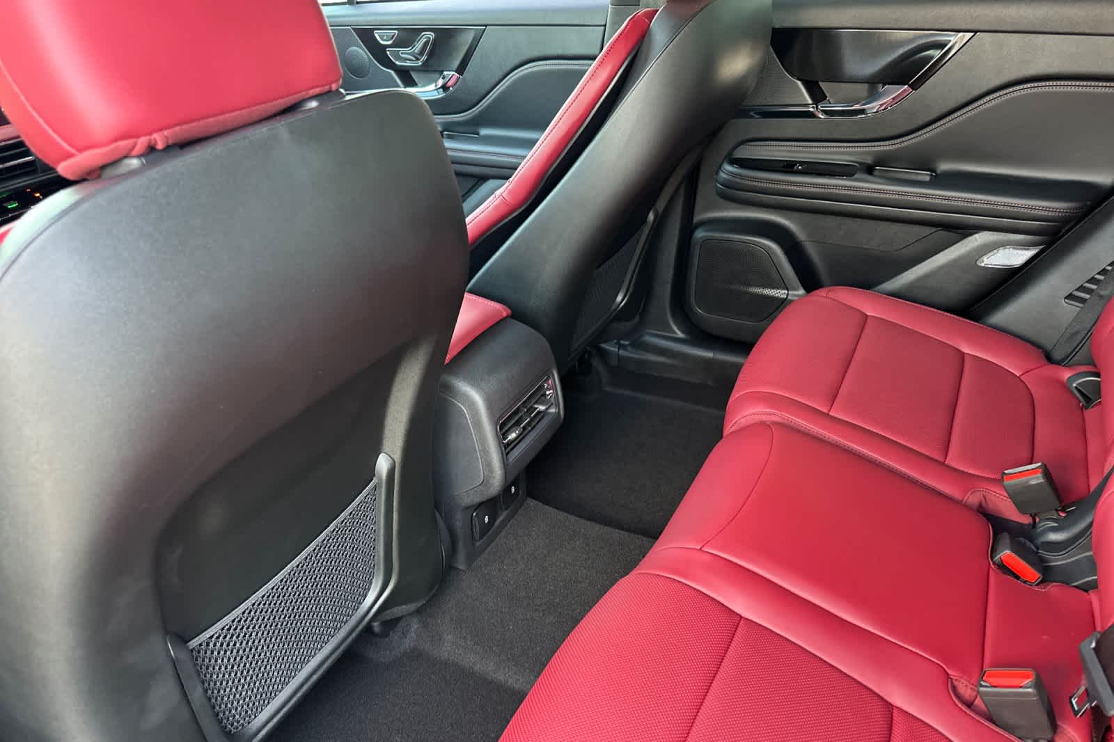 Thumbnail: 2025 Lincoln Corsair - 4