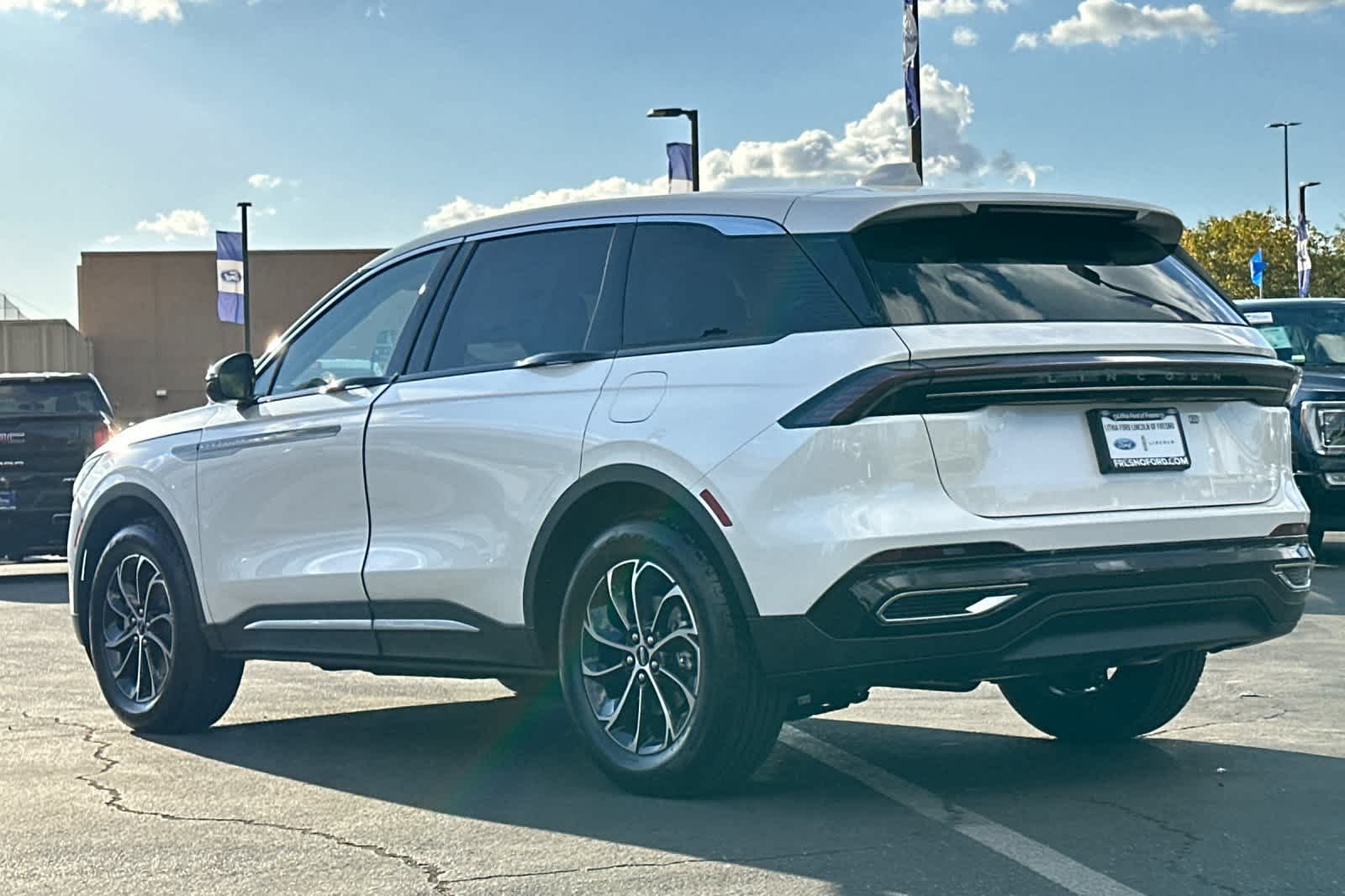 Thumbnail: 2026 Lincoln Nautilus - 6