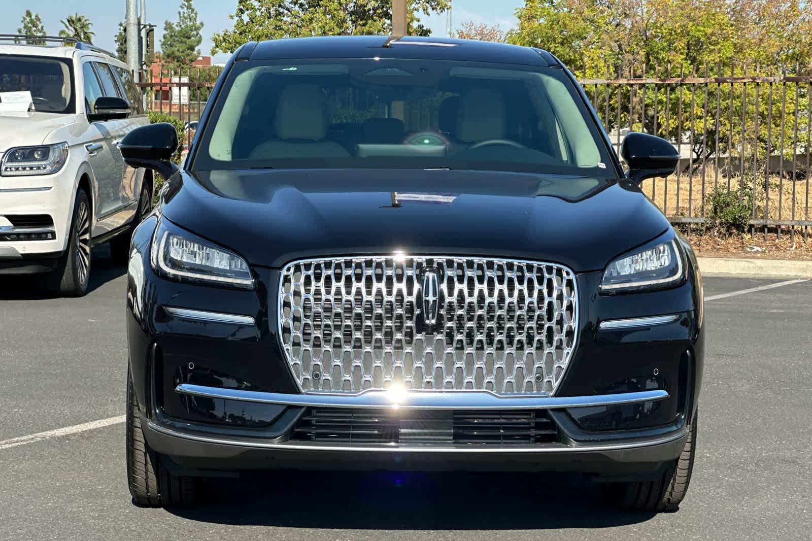 Thumbnail: 2025 Lincoln Corsair - 11