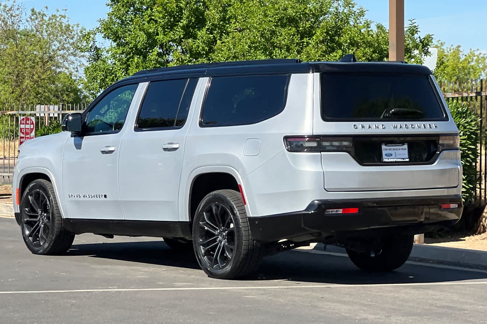 Thumbnail: 2024 Jeep Grand Wagoneer L - 7